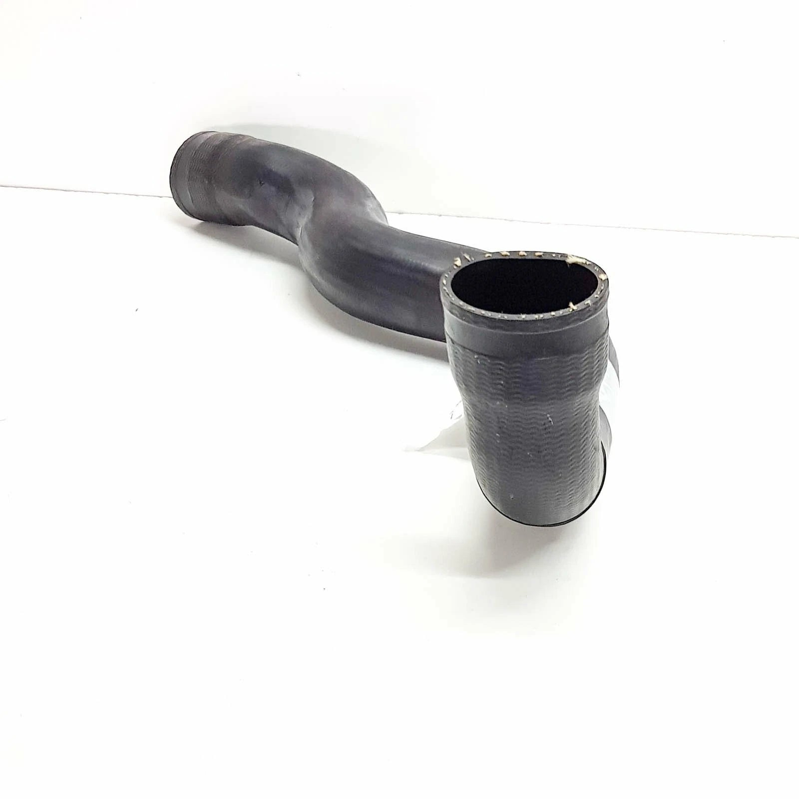 NEW MB VITO 638 CHARGE AIR INTERCOOLER TO INTAKE PIPE HOSE A6385281982