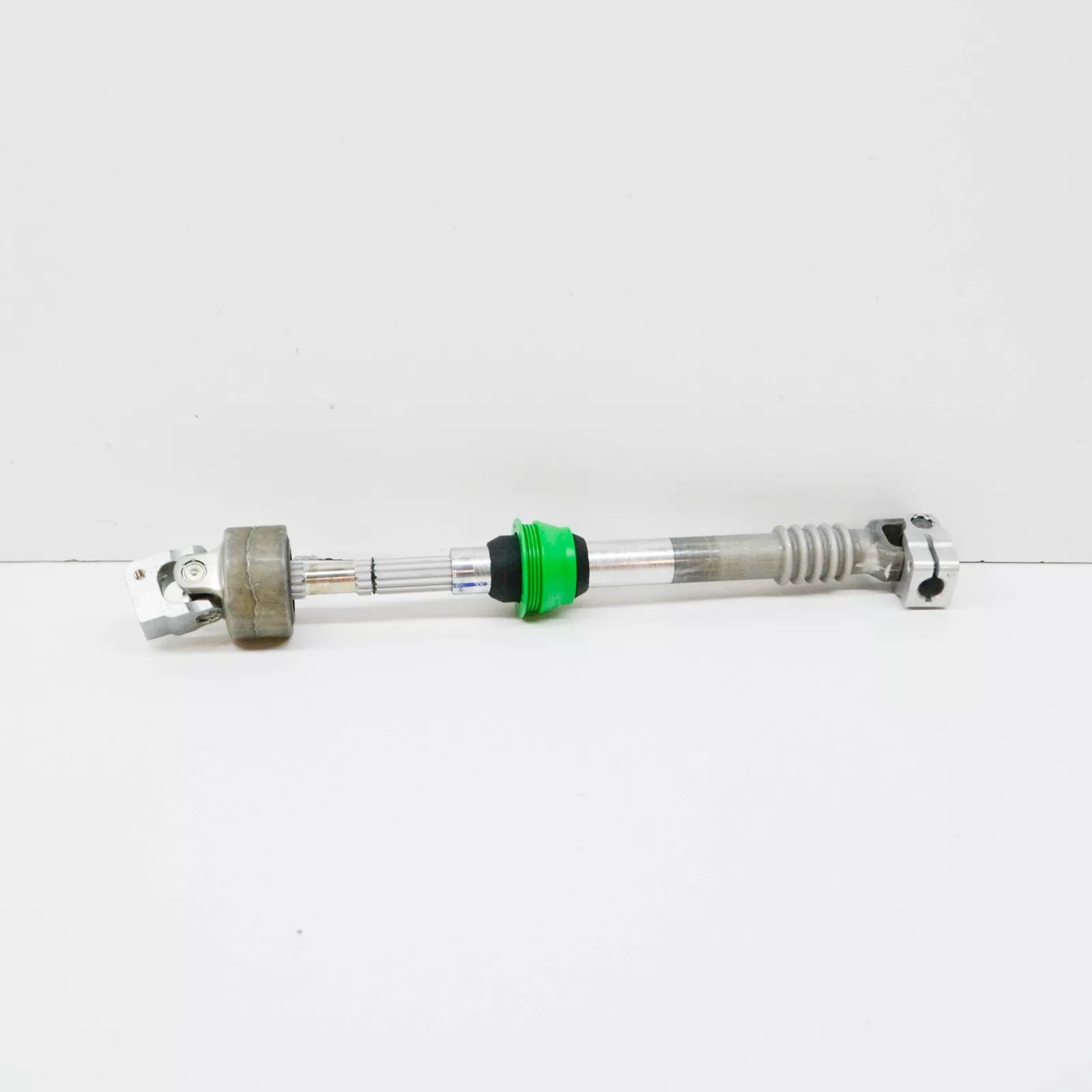 NEW BMW 5 E60 STEERING SHAFT 32306780892 6780892 ORIGINAL