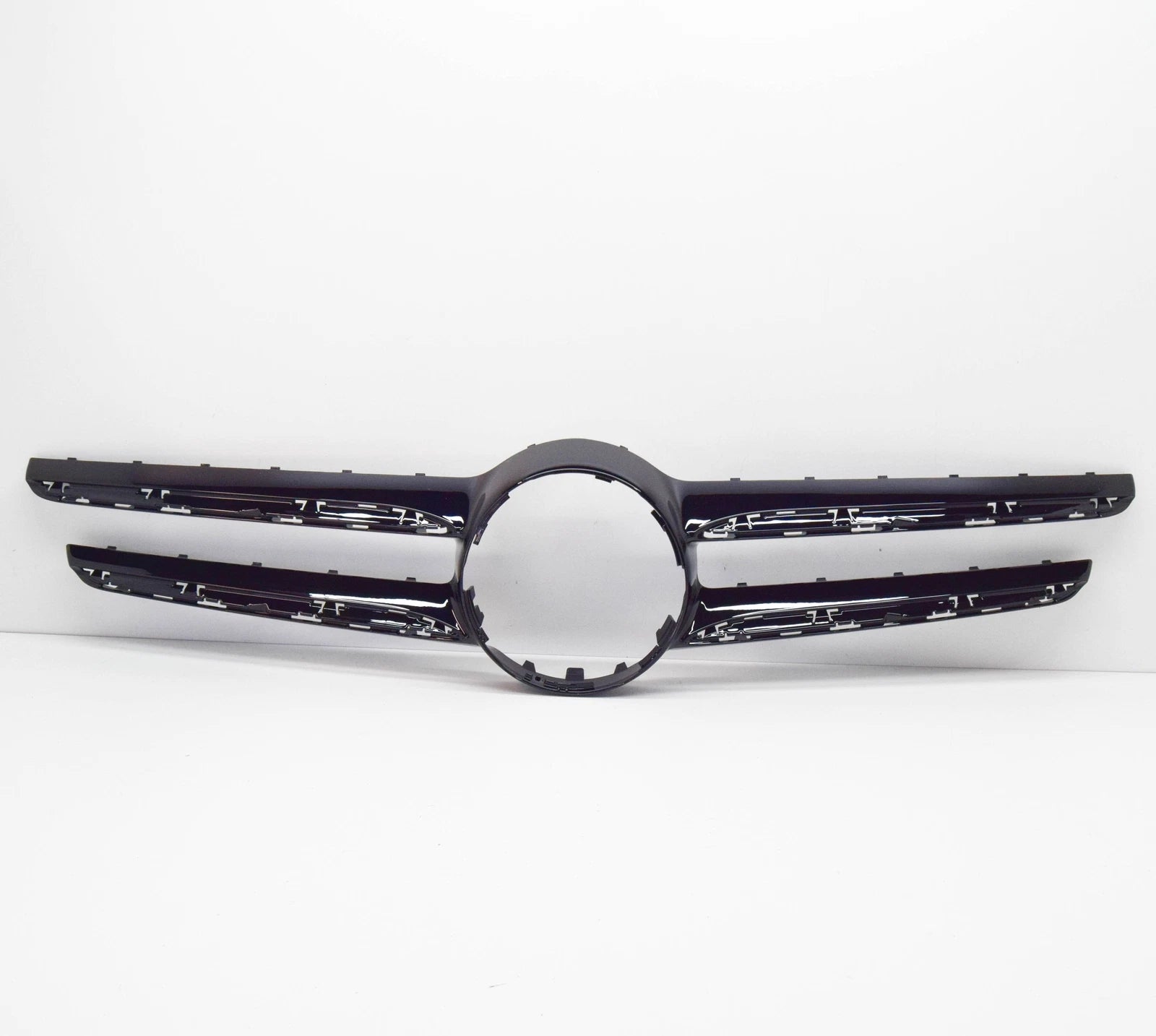 NEW MERCEDES-BENZ B W246 RADIATOR GRILLE TRIM MOLDING A2468880273 ORIGINAL