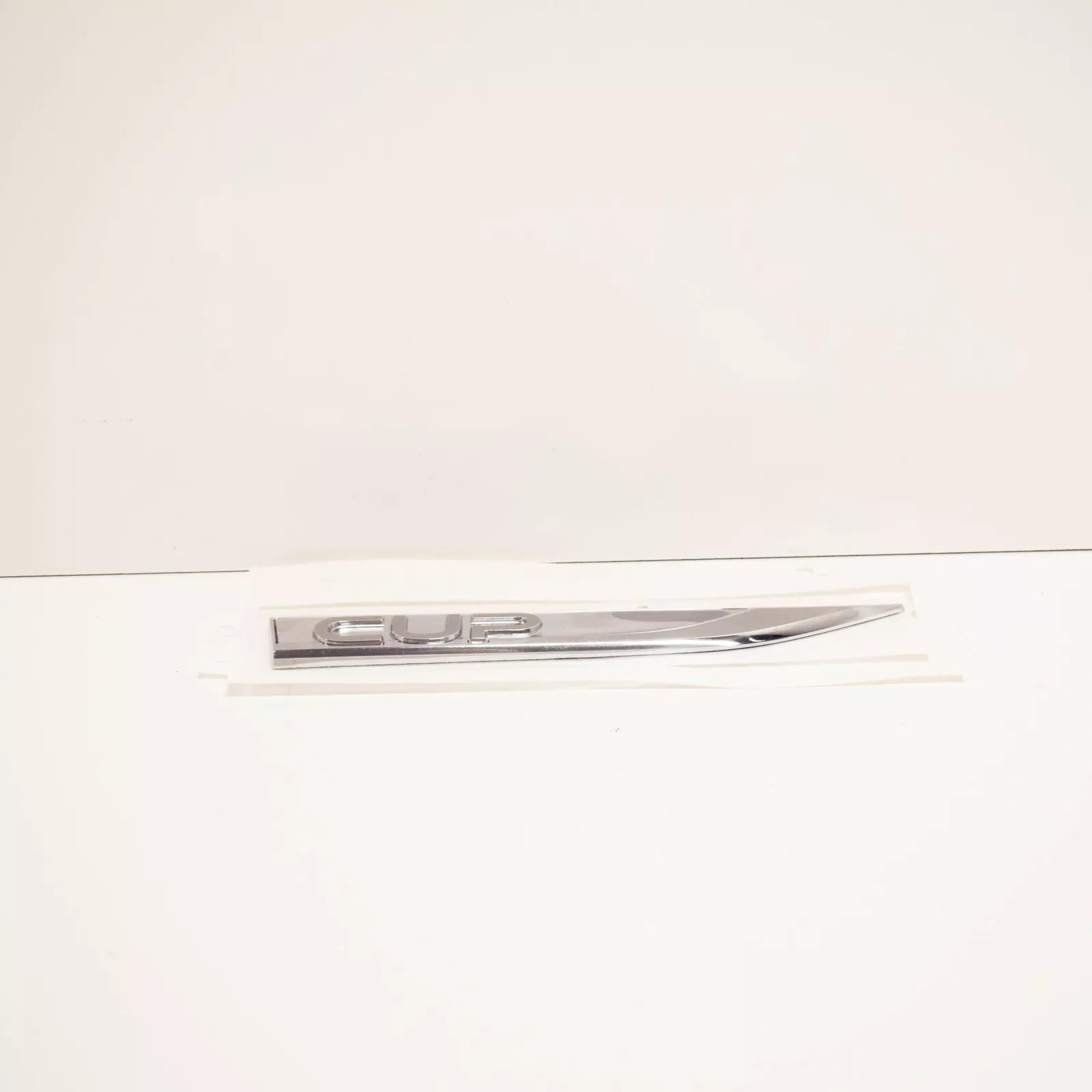 NEW VW GOLF MK7 GTI R32 RIGHT SIDE WING EMBLEM BADGE 5G0853688SCMO ORIGINAL