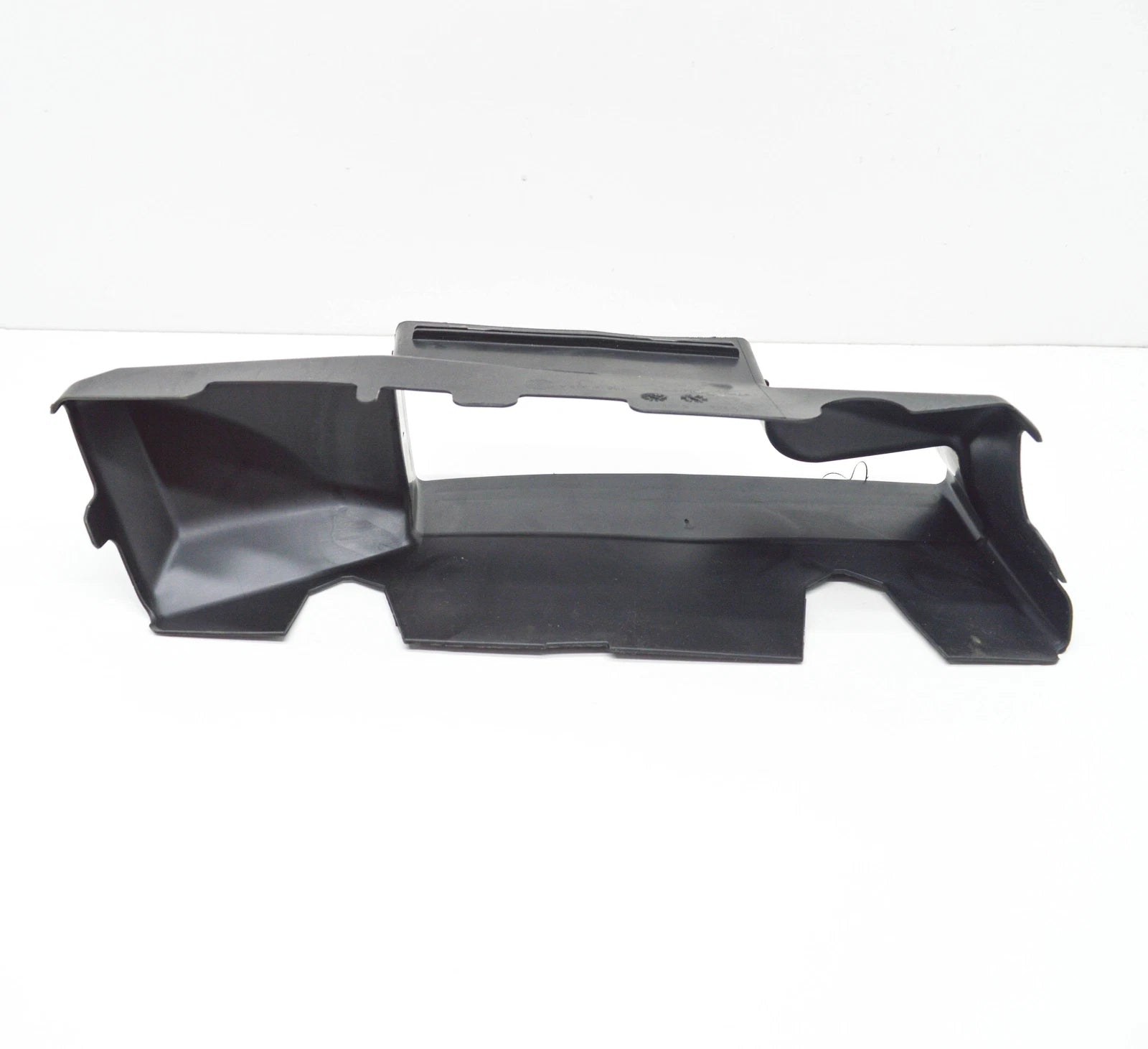 NEW VOLKSWAGEN TOUAREG 7P RIGHT AIR GUIDE CHANNEL 7P6121396A ORIGINAL