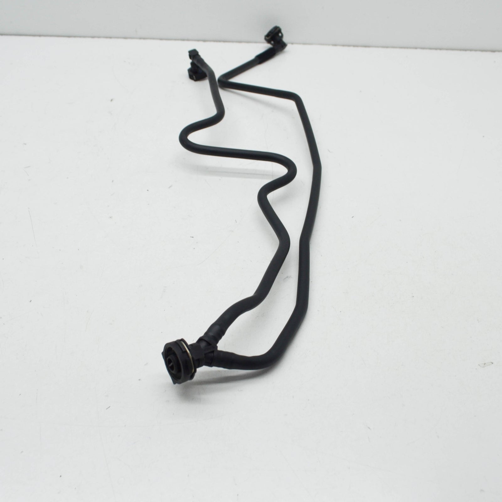 NEW MERCEDES-BENZ A W176 COOLING RADIATOR HOSE A2465010125 ORIGINAL