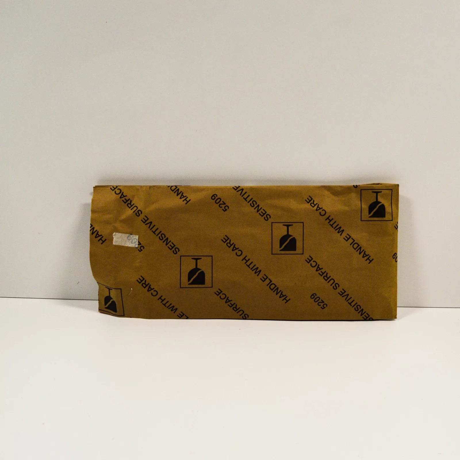 NEW AUDI A4 B9 FRONT BUMPER LICENSE PLATE BRACKET 8W0807285AJ RP5 ORIGINAL