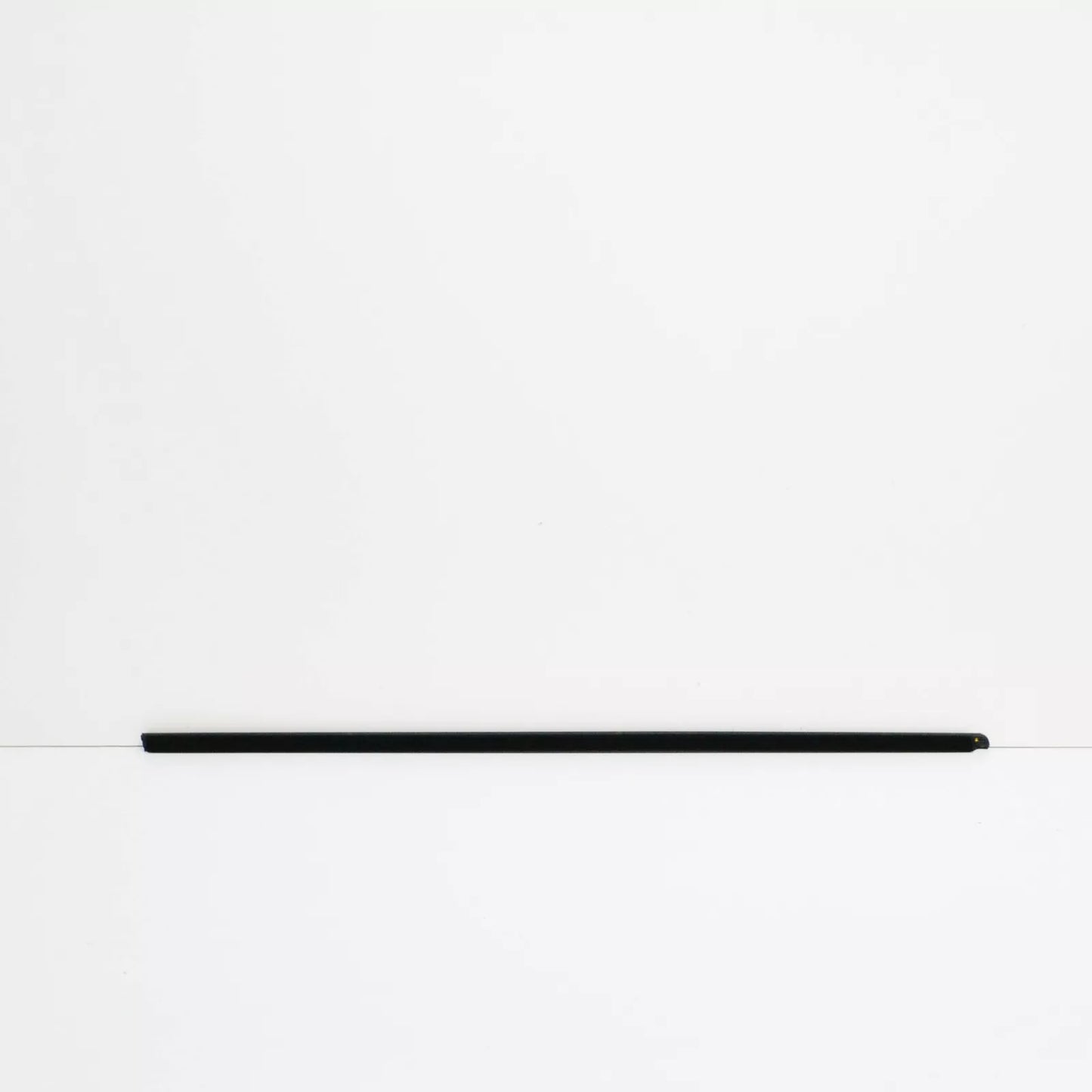 NEW VW AMAROK 2H FRONT LEFT OUTER WINDOW APERTURE SEAL 2H0837703C5AP