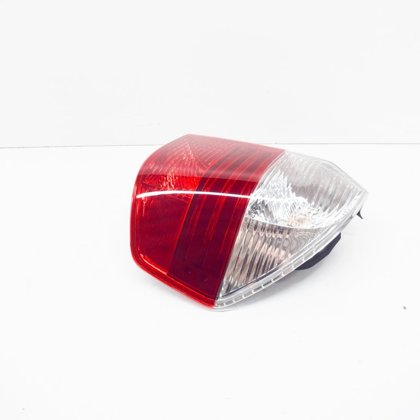 NEW BMW X3 E83 COMBINATION REAR RIGHT TAIL LIGHT 63217162210 ORIGINAL