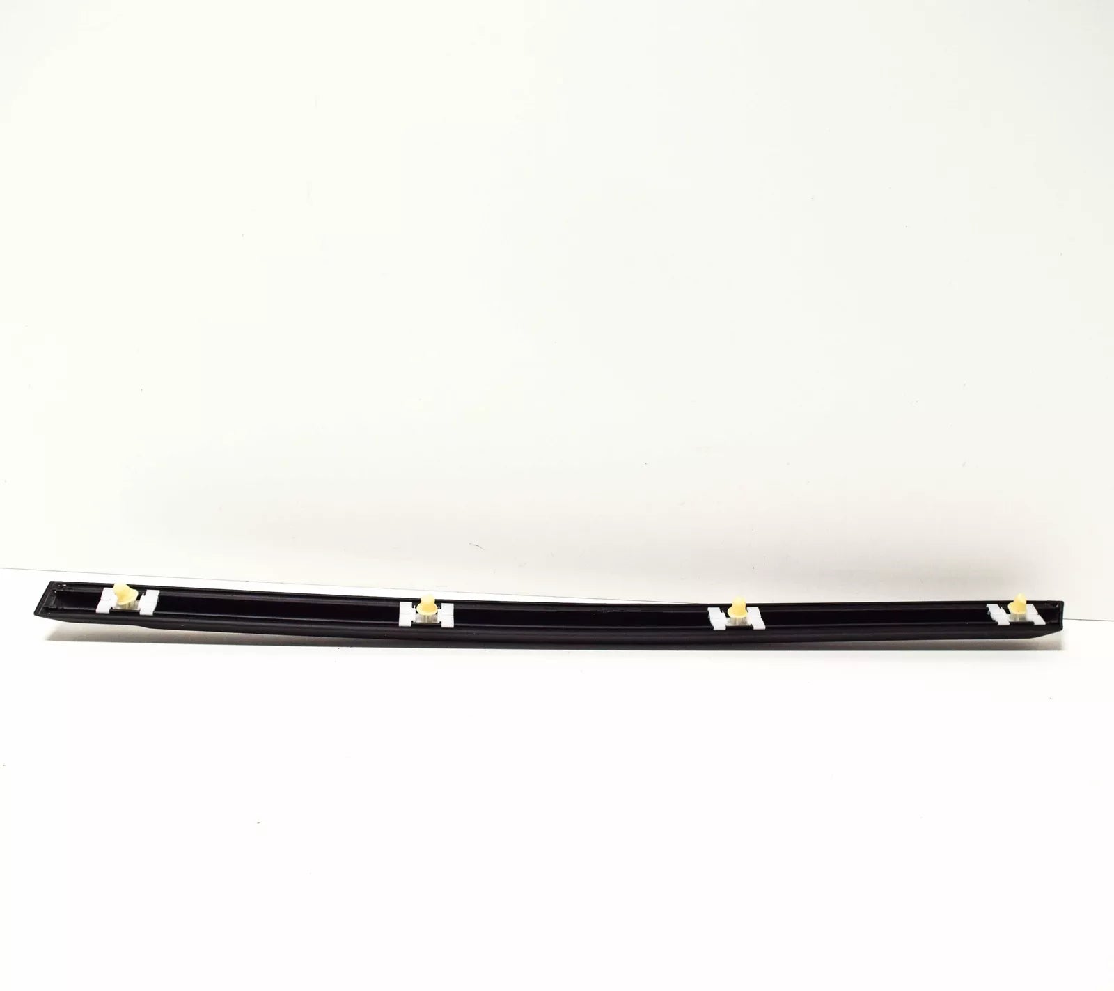 NEW BMW 3 E30 REAR RIGHT DOOR MOLDING TRIM 51131960734 1960734 ORIGINAL