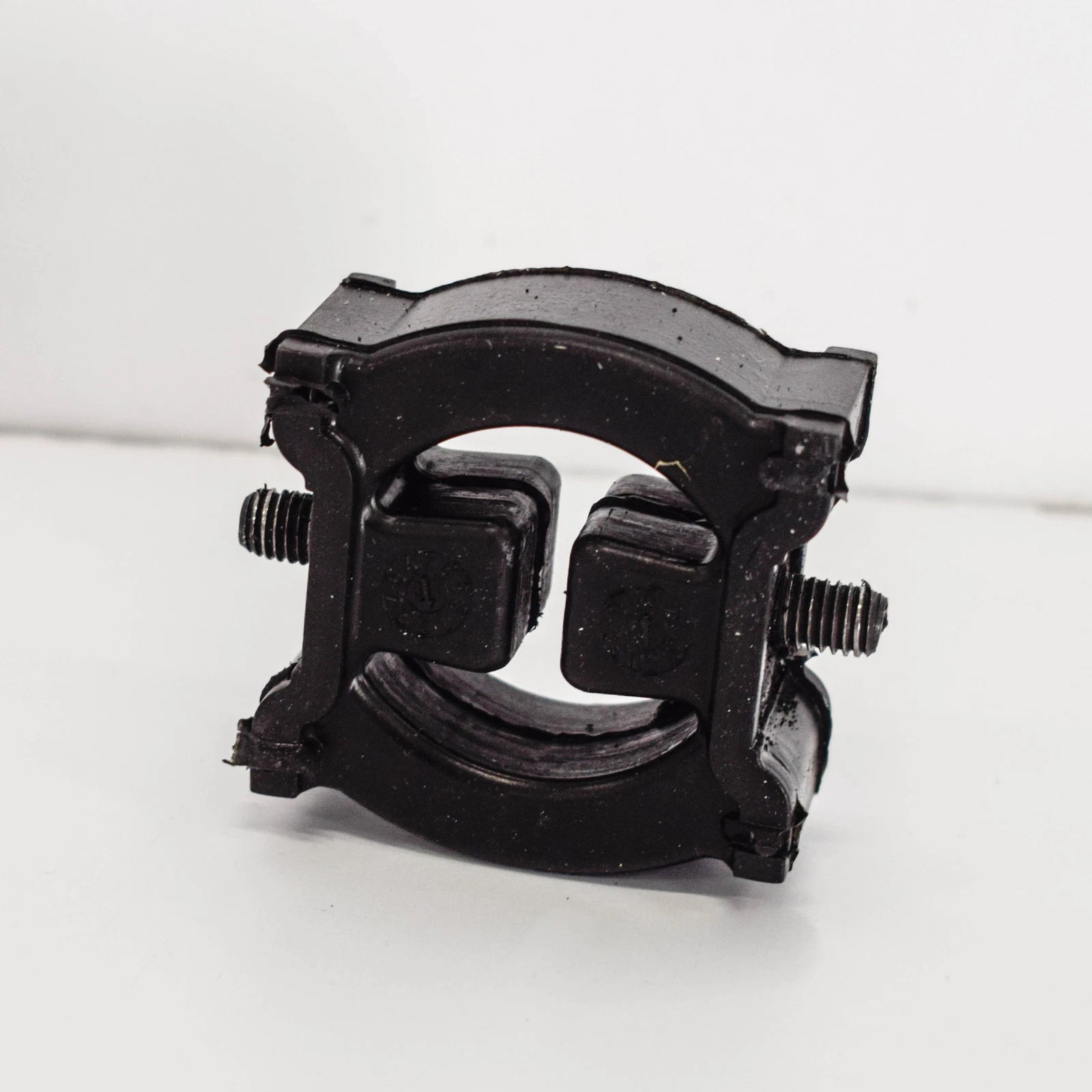 NEW BMW E92 M E90 M F10 M E60 M F12M E85M EXHAUST SYSTEM HANGER ORIGINAL