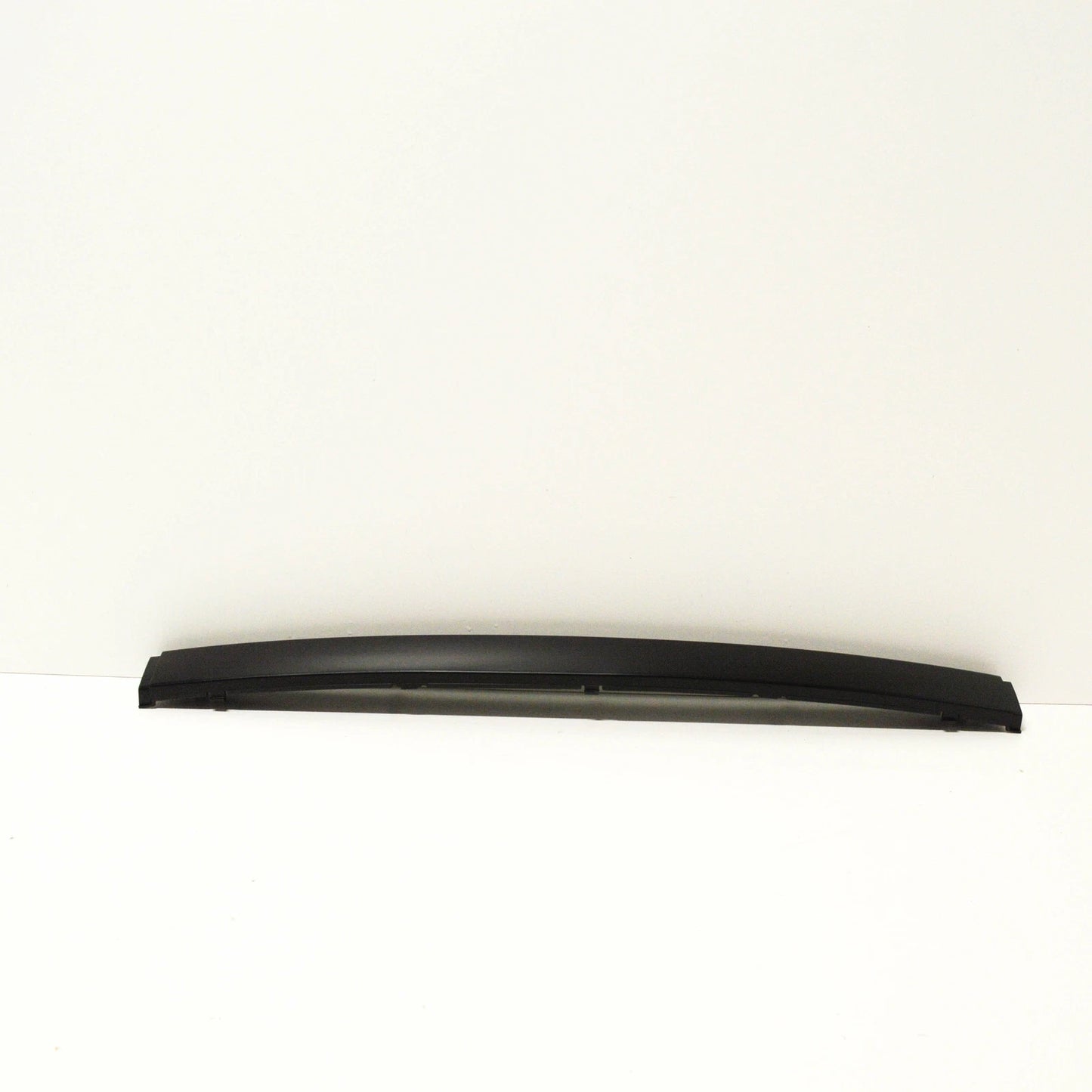 NEW BMW E38 SEDAN NUMBER PLATE STRIP 8150492 51118150492 ORIGINAL