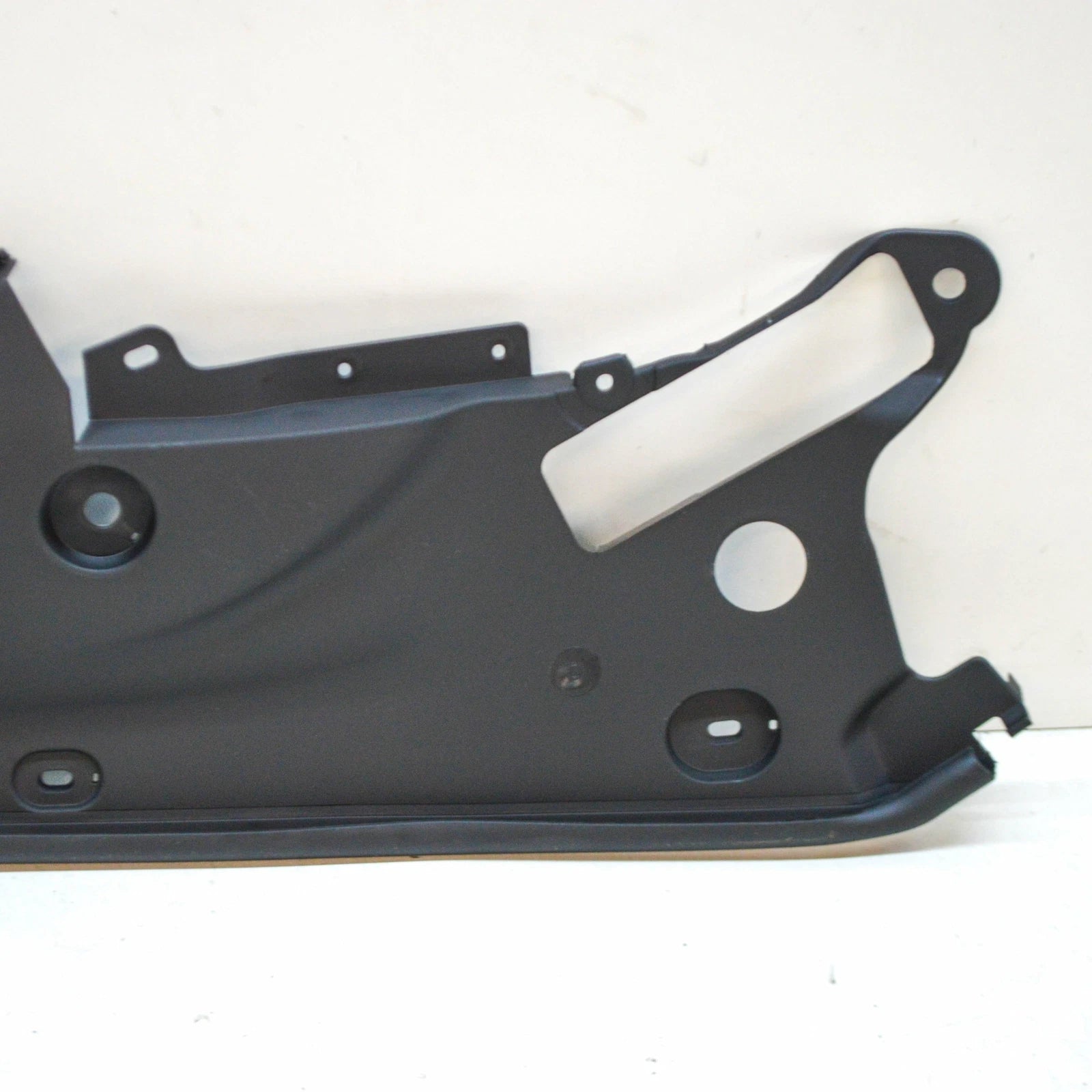 NEW BMW 7 G11 G12 FRONT BONNET HOOD RIGHT SIDE SEALING 51767475290 ORIGINAL