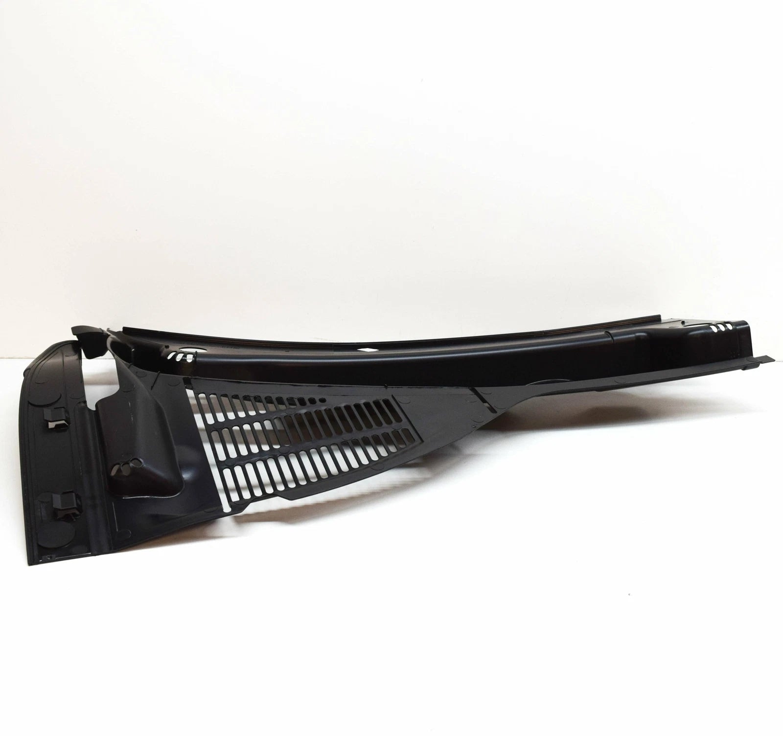 NEW VOLKSWAGEN TOUAREG 7P LEFT COWL WATER DEFLECTOR LHD 7P6819401B