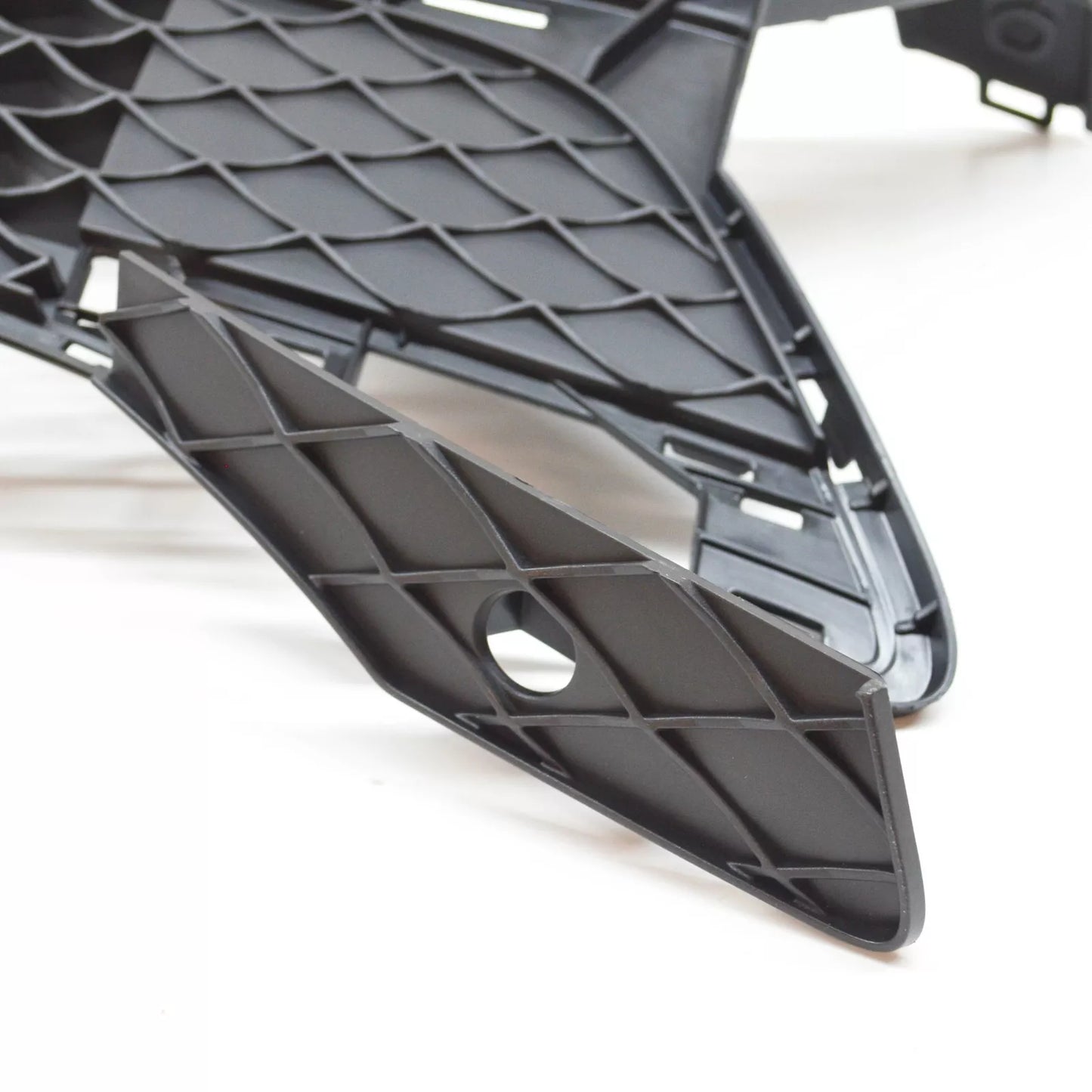 NEW MERCEDES-BENZ GLK-CLASS X204 FRONT BUMPER GRILLE A2048856823 ORIGINAL