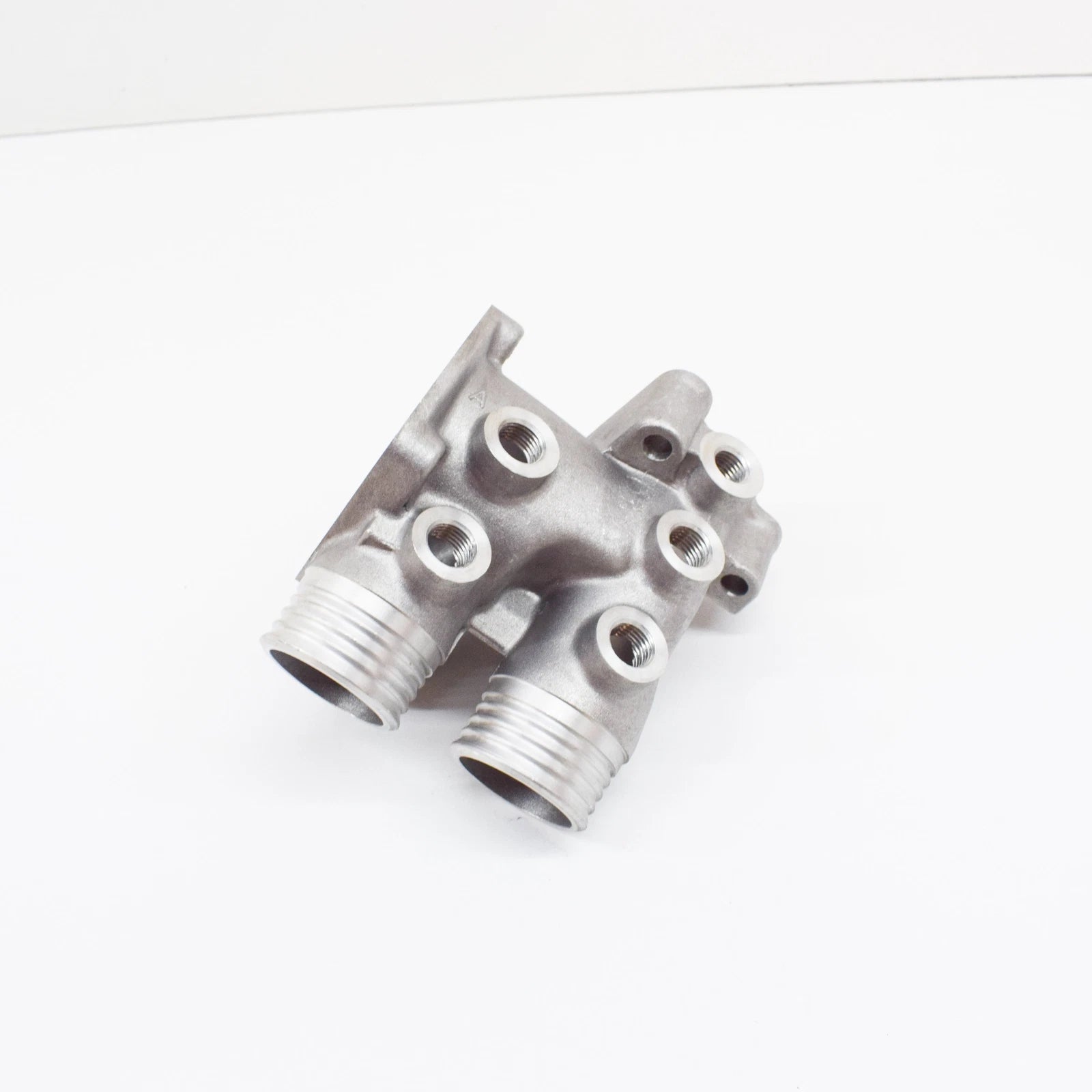 NEW BMW 6 E24 630CSI 3.0 PETROL THERMOSTAT HOUSING 11531710959 ORIGINAL