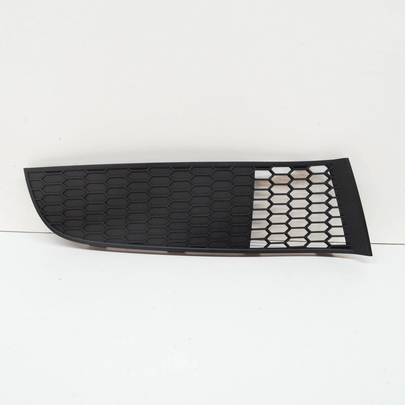 NEW BMW 7 F01 FRONT M BUMPER LOWER RIGHT GRILLE 51117903676 7903676 2015