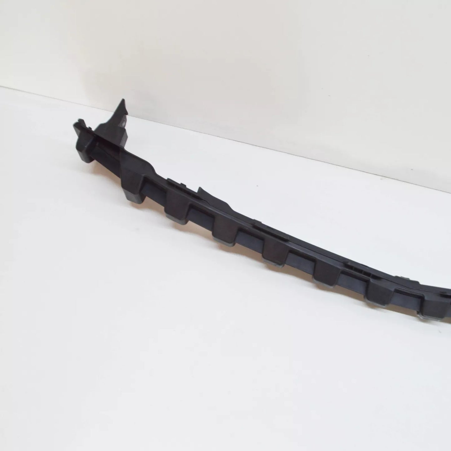 NEW MERCEDES-BENZ C-CLASS W204 FRONT BUMPER LOWER BRACKET A2048852765 ORIGINAL