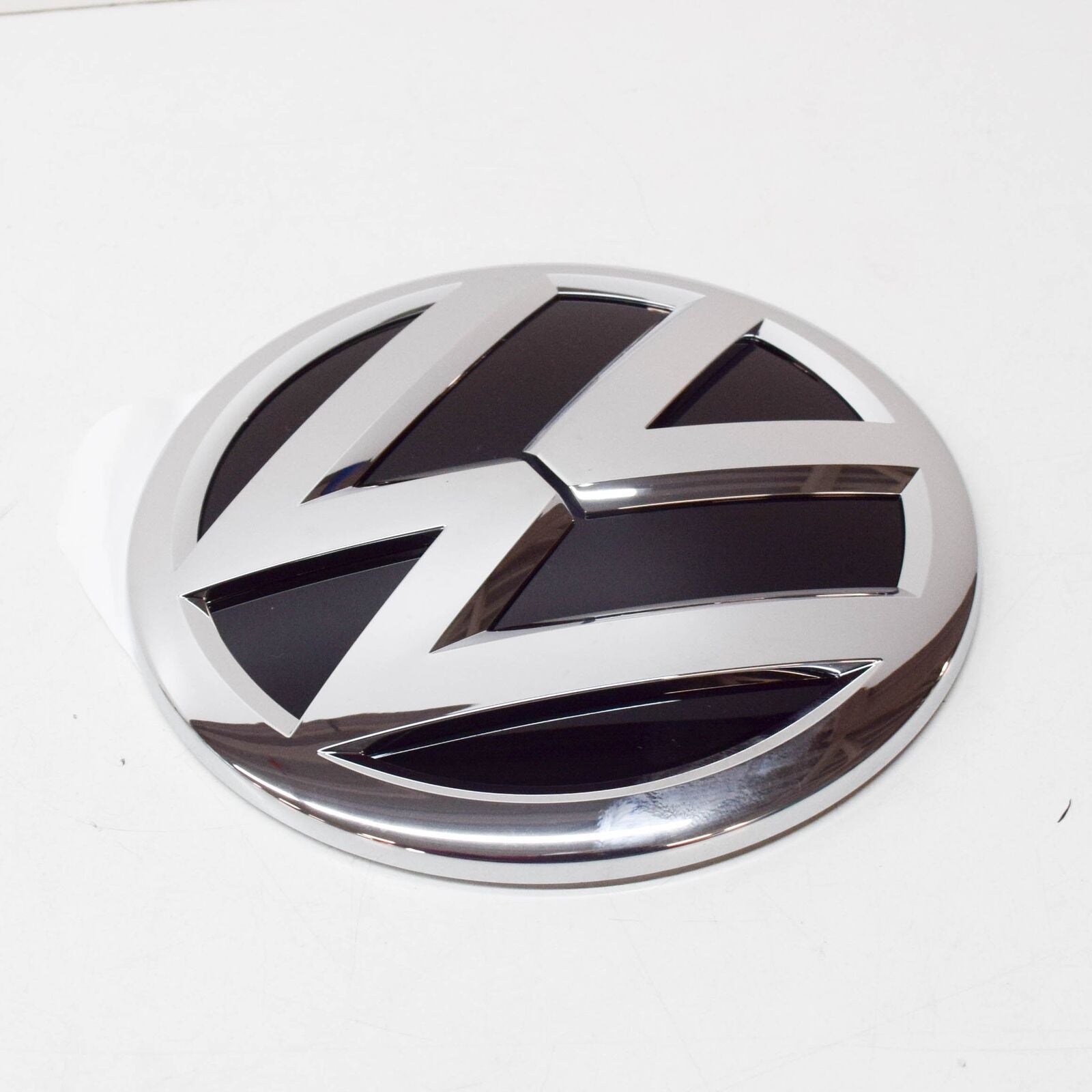 NEW VOLKSWAGEN AMAROK REAR EMBLEM BADGE 2H6853630DPJ ORIGINAL