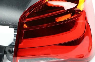 NEW BMW 1 F20 REAR BUMPER RIGHT TAILLIGHT 63217359018 ORIGINAL