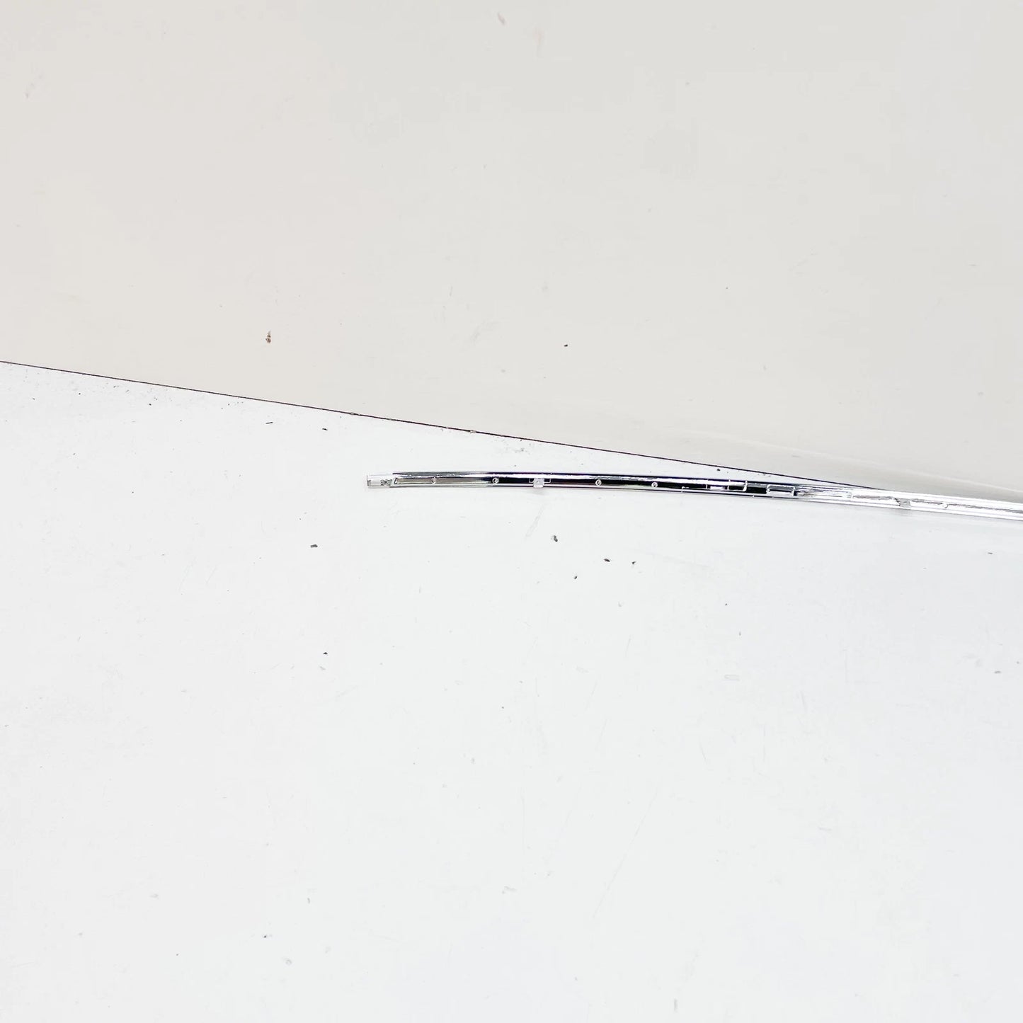 NEW MB C207 REAR BUMPER CENTER CHROME TRIM  A2078852421 ORIGINAL