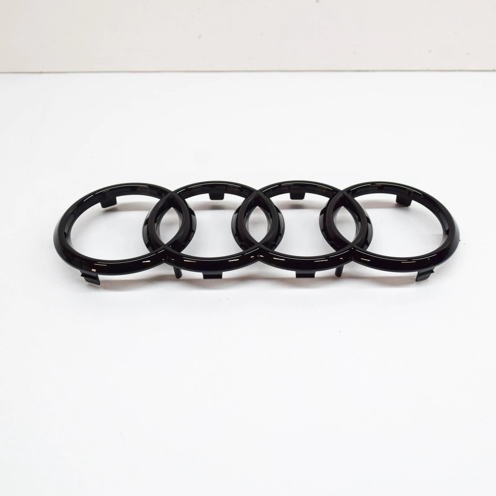 NEW AUDI A4 B9 FRONT RADIATOR GRILLE EMBLEM BADGE 8J0853605BT94