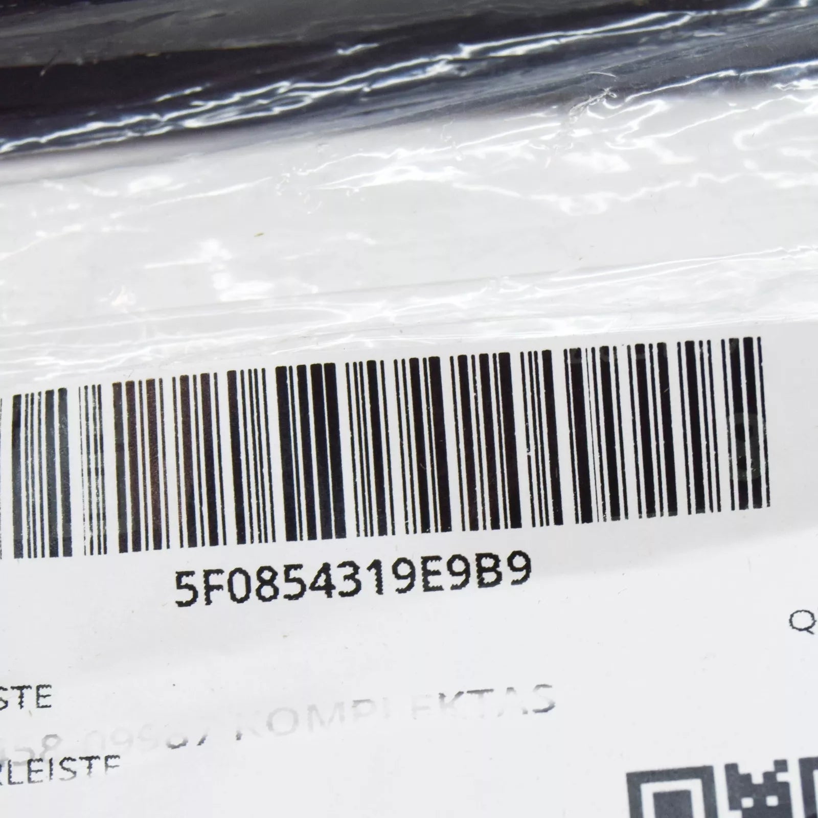 NEW SEAT LEON 5F LEFT WINDSCREEN TRIM STRIP 5F0854319E9B9 ORIGINAL