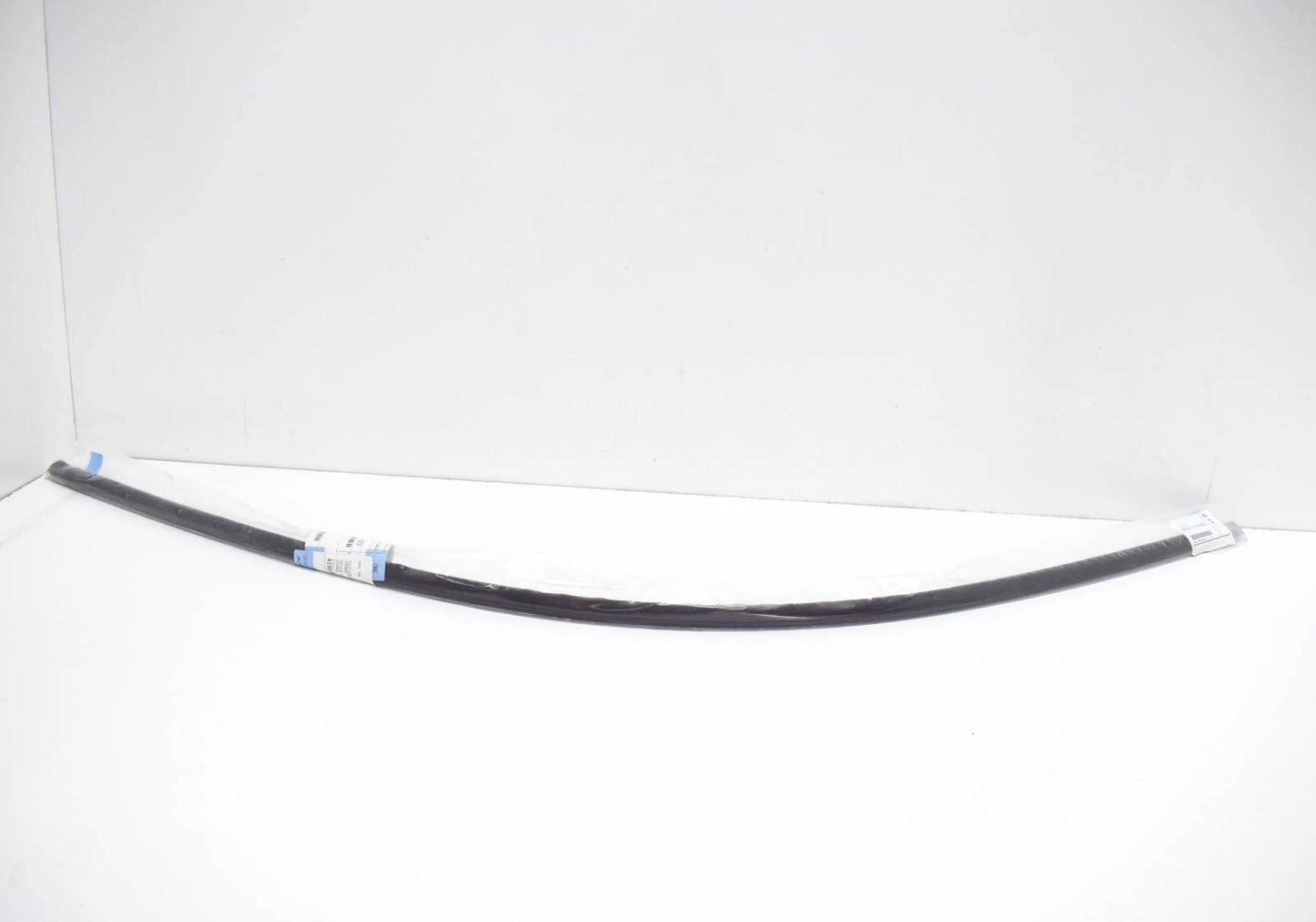 NEW BMW 7 E65 FRONT UPPER WINDSHIELD MOULDING SEAL 51317172022 ORIGINAL