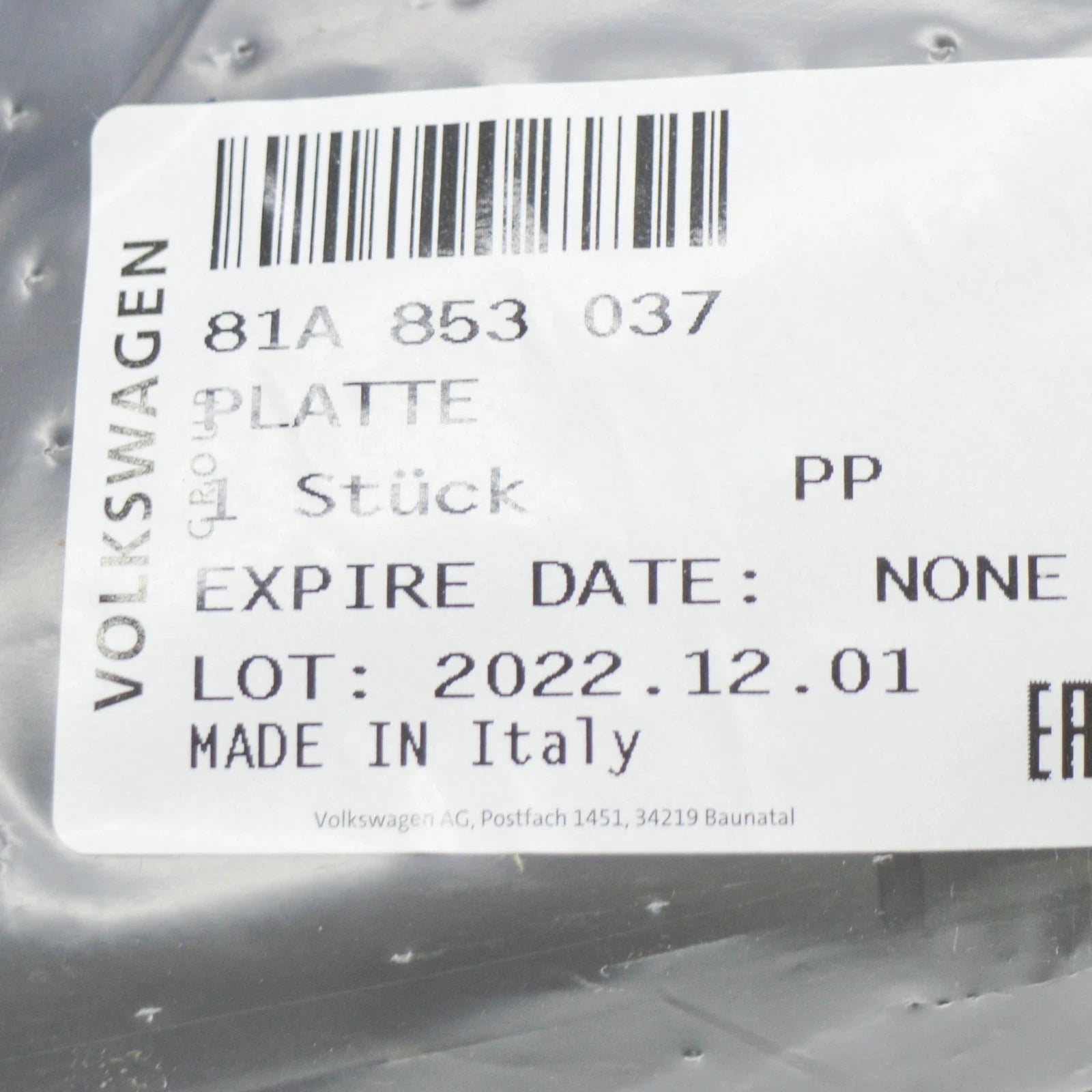 NEW AUDI Q2 GA FRONT BUMPER STRIKER PLATE 81A853037 ORIGINAL