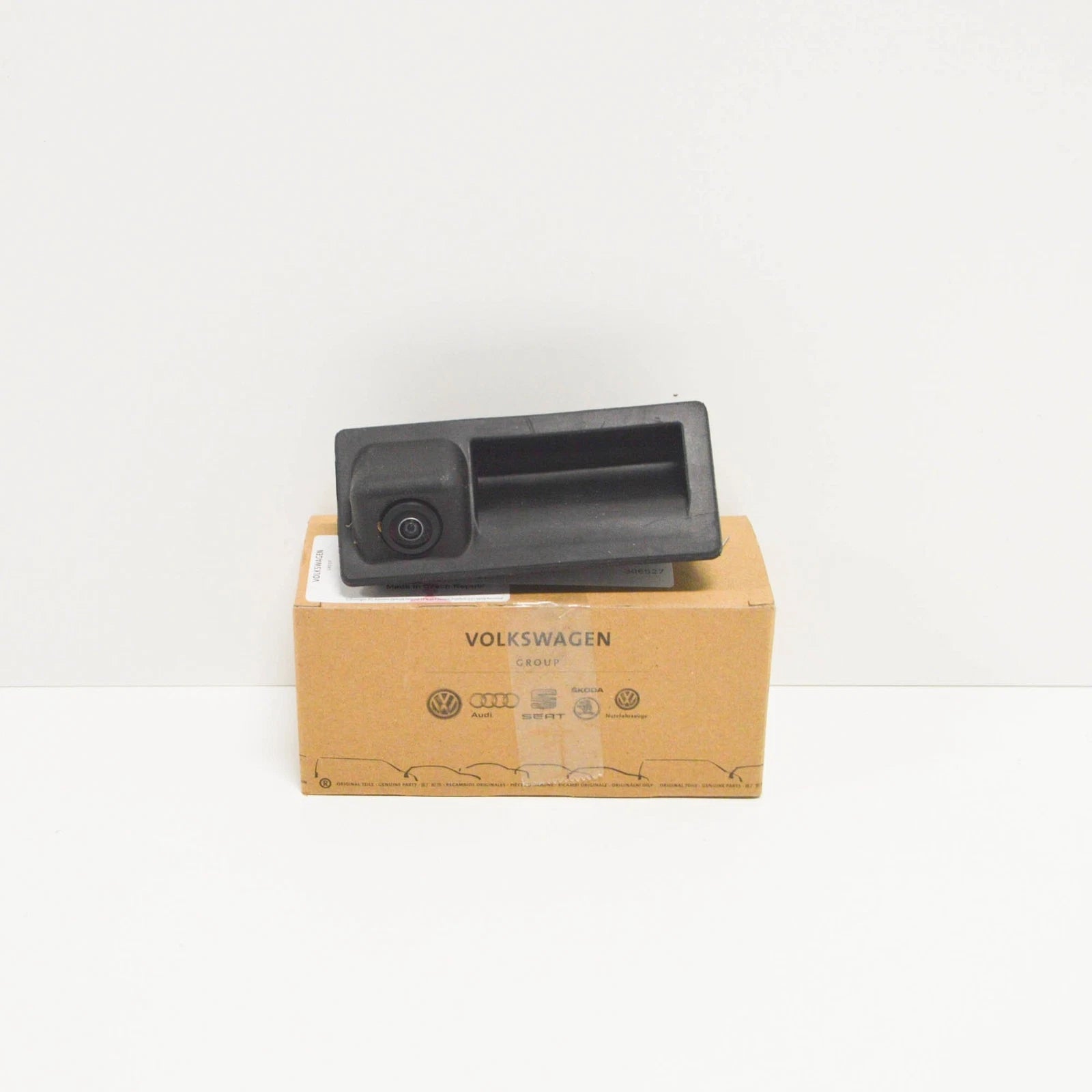 NEW AUDI Q7 4M TAILGATE LIFTGATE BOOT LID REAR VIEW CAMERA 4M0827566B ORIGINAL