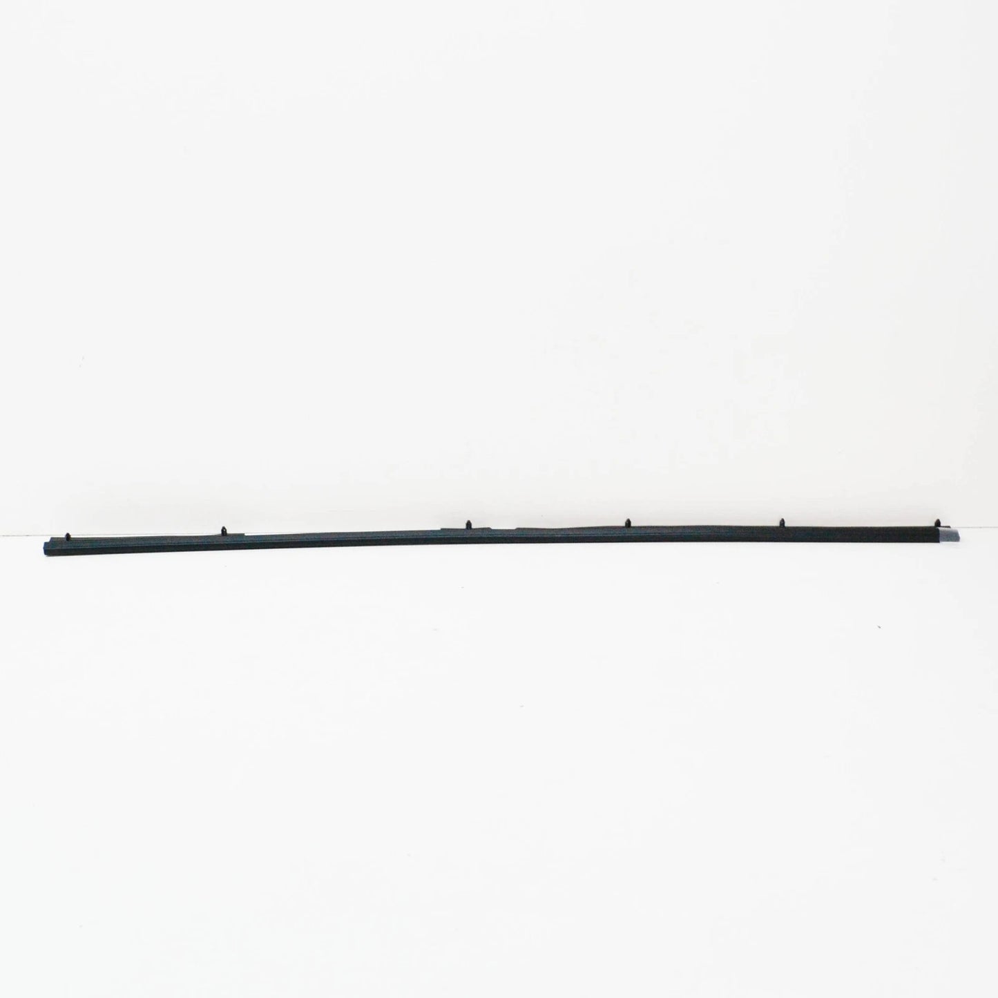 NEW MERCEDES-BENZ C W204 FRONT CENTER HOOD SEAL A2048810098 ORIGINAL