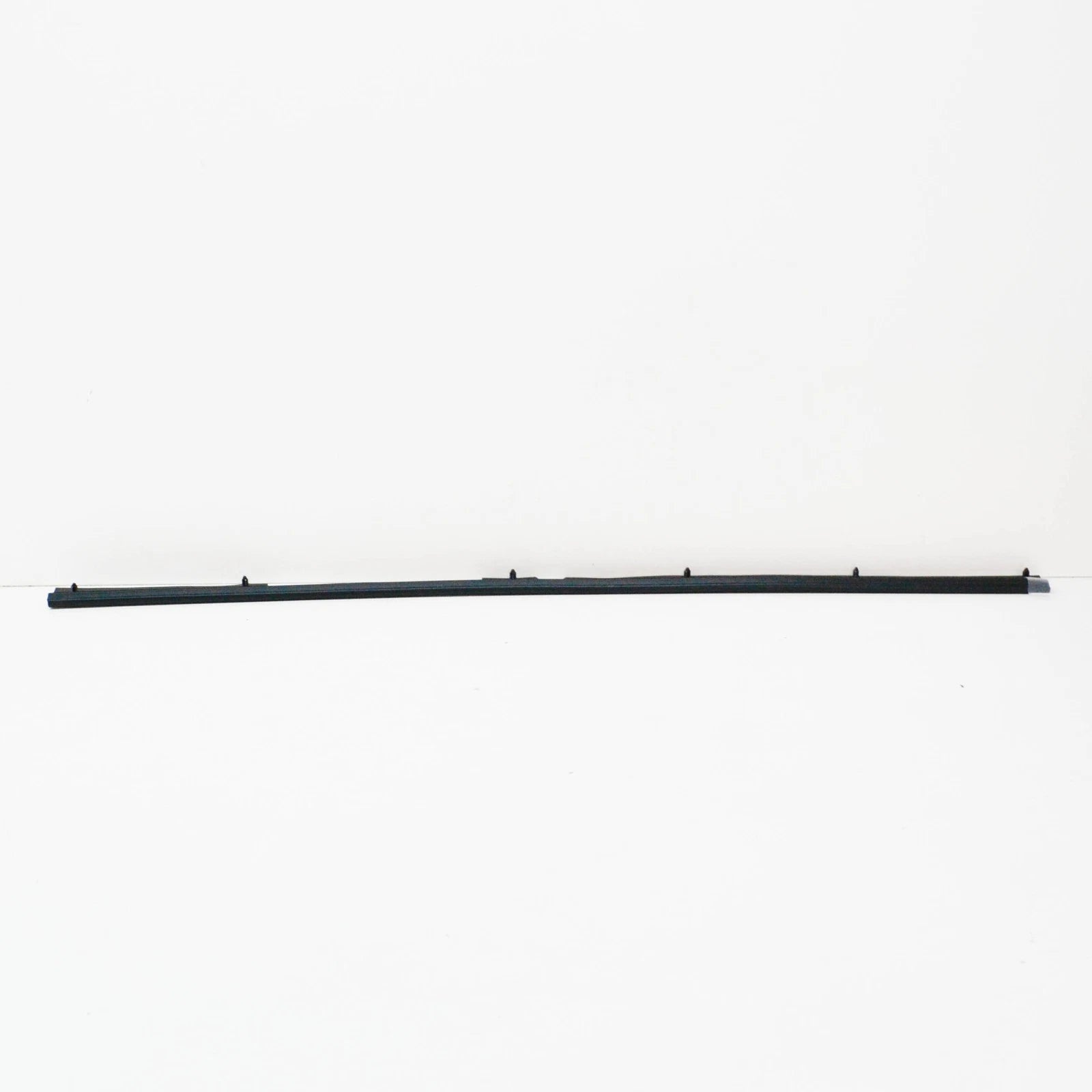 NEW MERCEDES-BENZ C W204 FRONT CENTER HOOD SEAL A2048810098 ORIGINAL