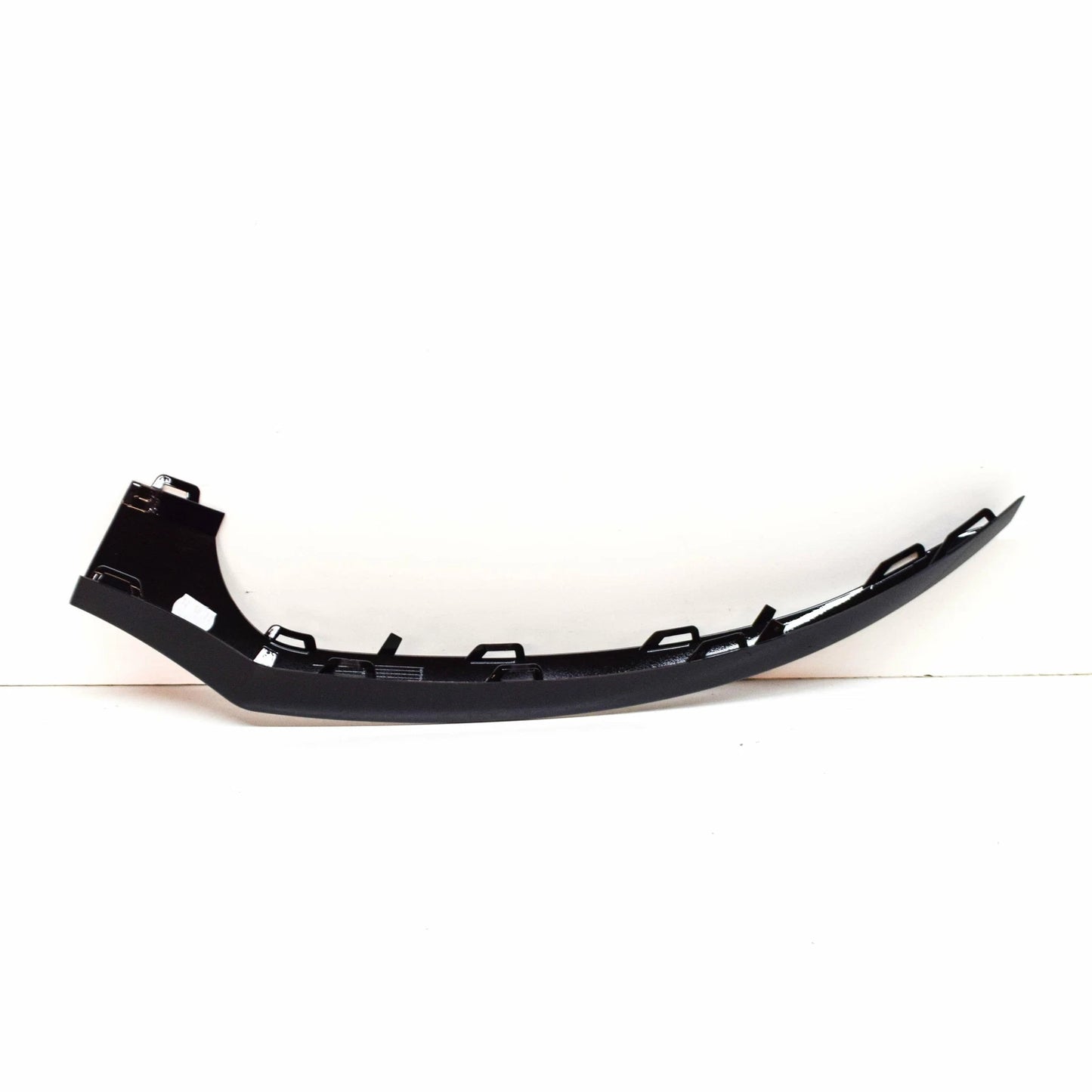 NEW MB CLS C218 AMG FRONT RIGHT LOWER BUMPER MOLDING A2188853200 ORIGINAL