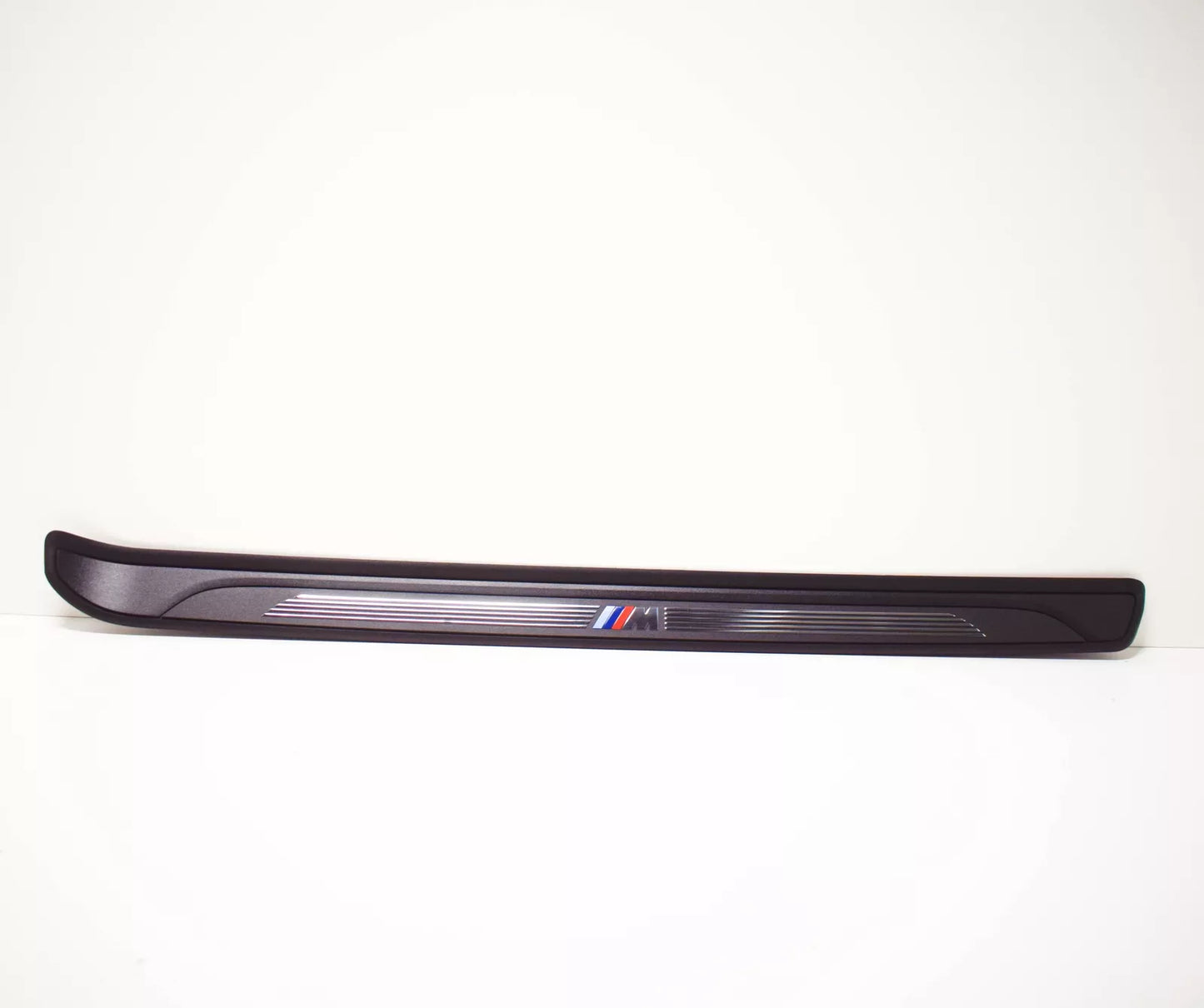 NEW BMW 1 E88 M SPORT RIGHT DOOR ENTRY SILL STRIP 51478045298 2011 ORIGINAL