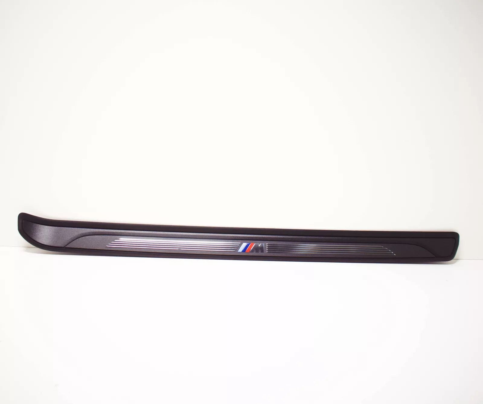 NEW BMW 1 E88 M SPORT RIGHT DOOR ENTRY SILL STRIP 51478045298 2011 ORIGINAL