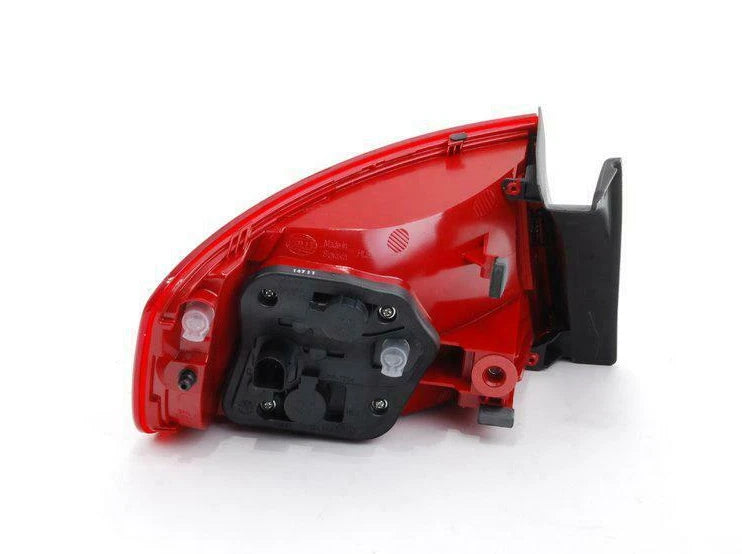 NEW AUDI A4 B8 REAR RIGHT OUTER TAILLIGHT 8K5945096E ORIGINAL