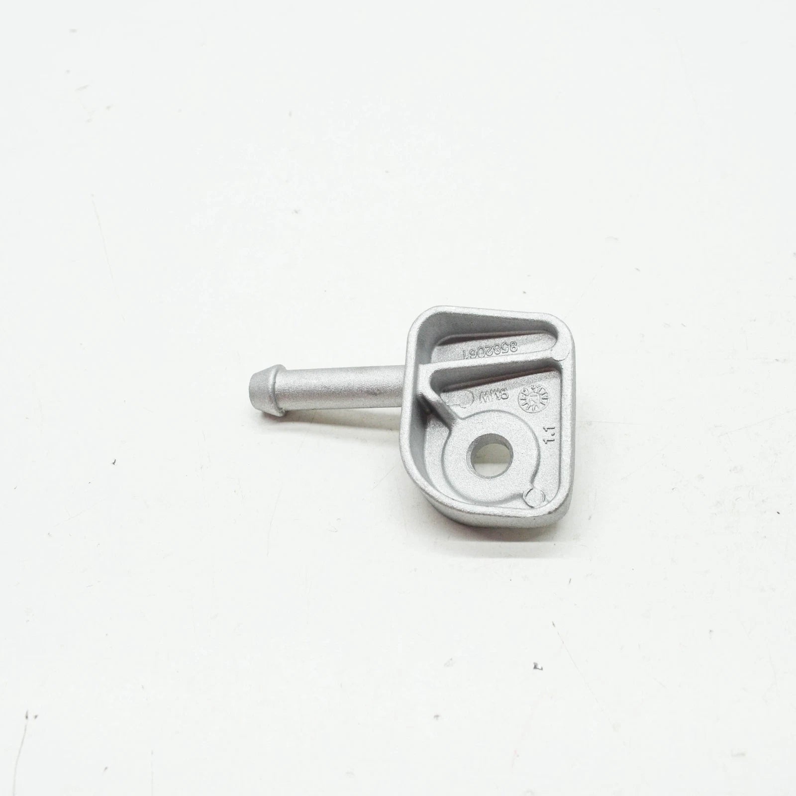 NEW BMW 5 G30 REAR RIGHT EXHAUST HANGER BRACKET 8582061 18308582061 ORIGINAL