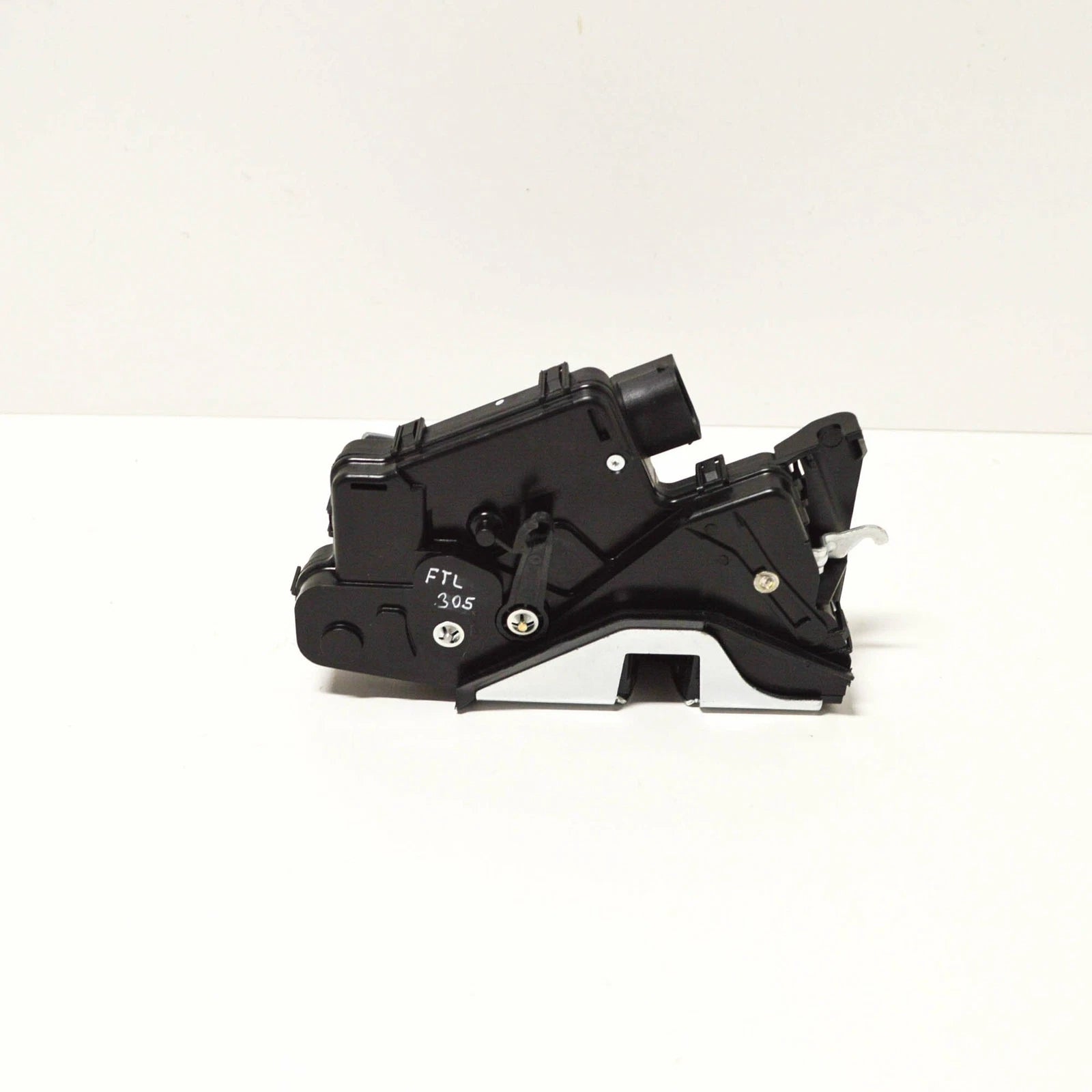 NEW BMW 3 E46 FRONT LEFT DOOR LOCK LHD 51217011305 7011305 ORIGINAL