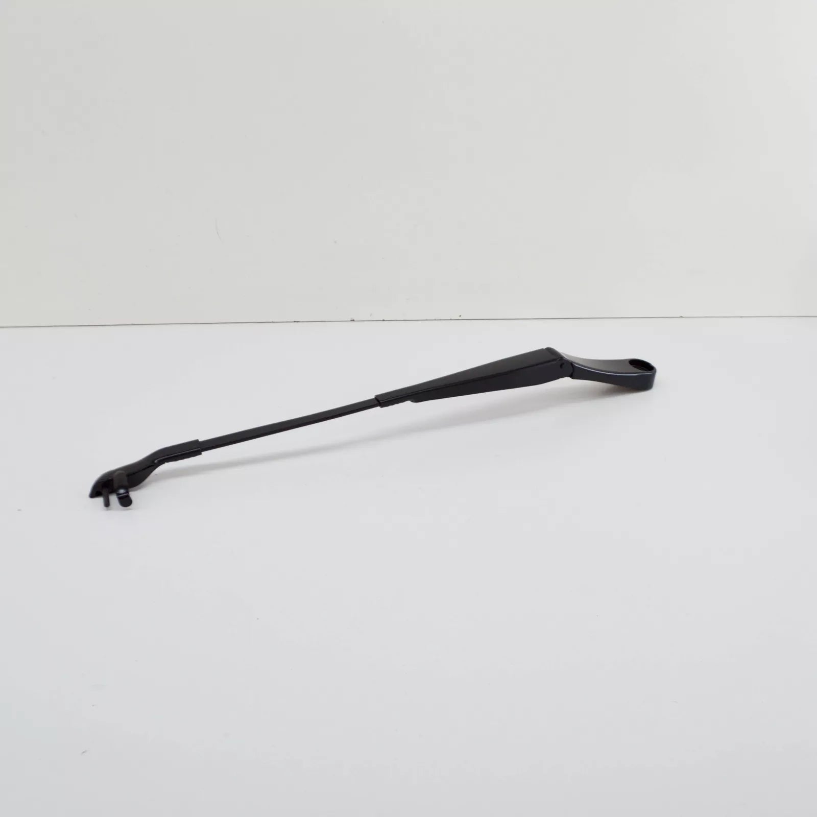 NEW VW TOUAREG 7P FRONT RIGHT WIPER ARM RHD 7P0955410C ORIGINAL