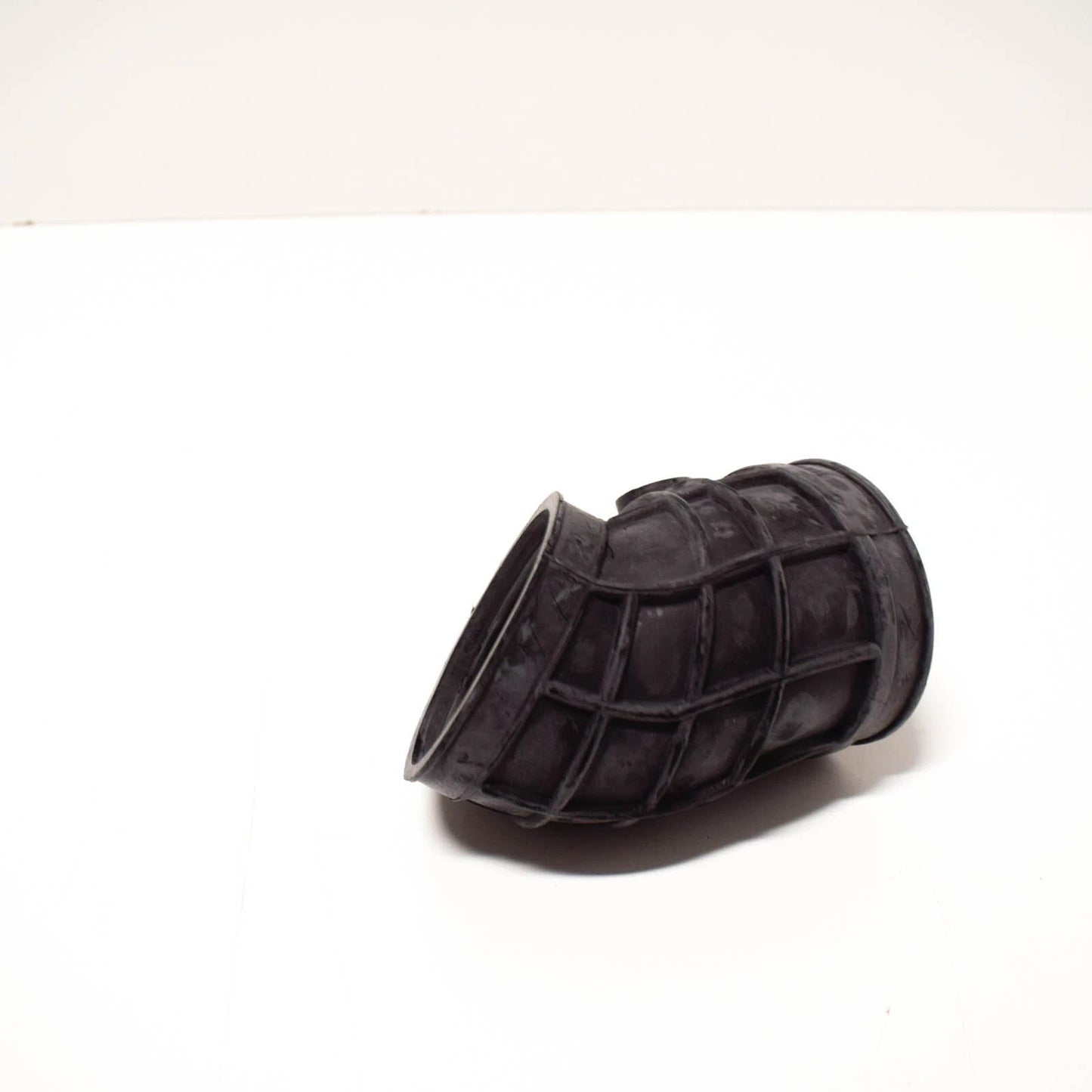 NEW BMW 8 E31 INTAKE HOSE TUBE 13711733302 850CI ORIGINAL