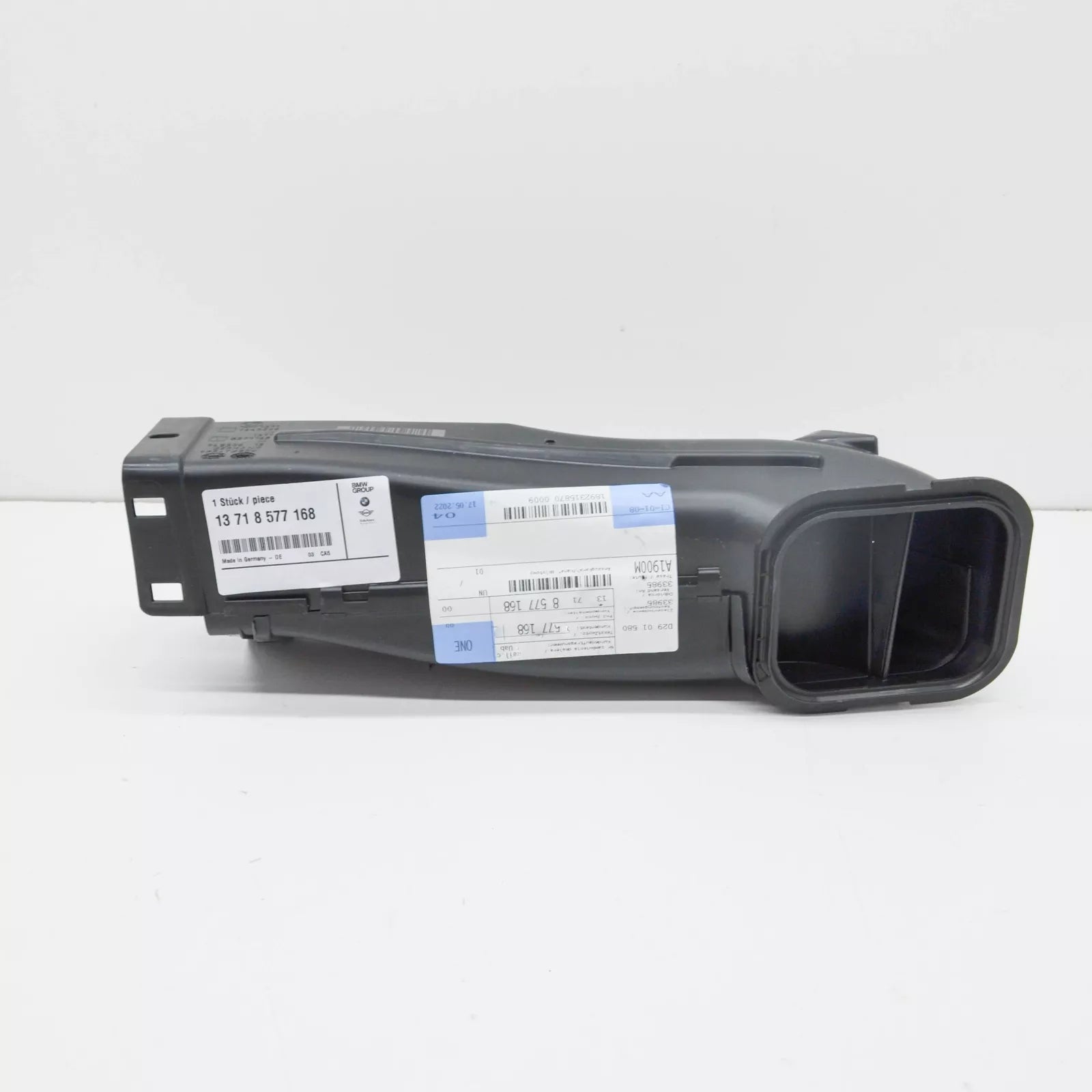 NEW BMW 5 G30 AIR INTAKE TUBE DUCT 13718577168 ORIGINAL