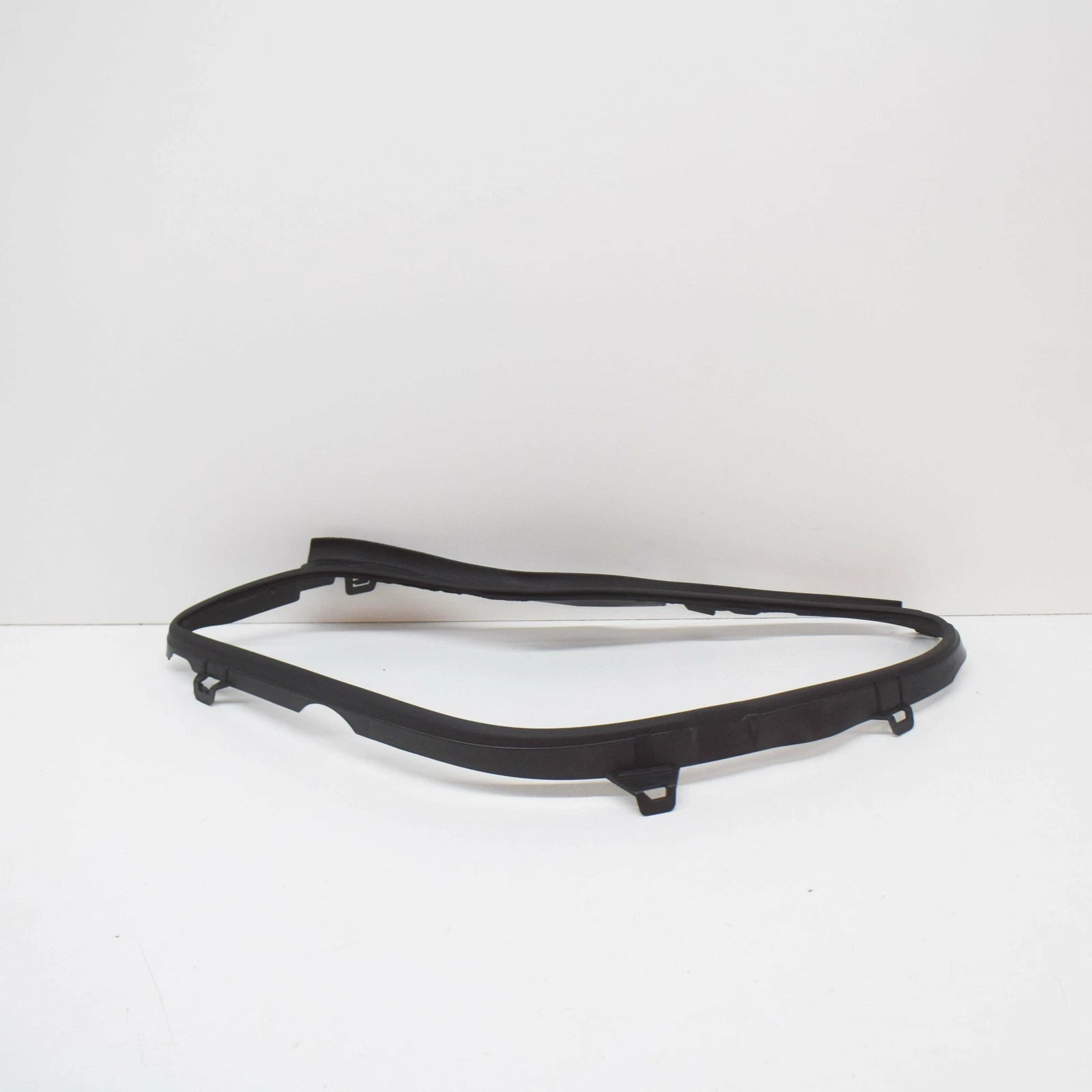 NEW MERCEDES-BENZ CLS C219 HEADLIGHT SEAL LEFT FRONT A2198200112 ORIGINAL