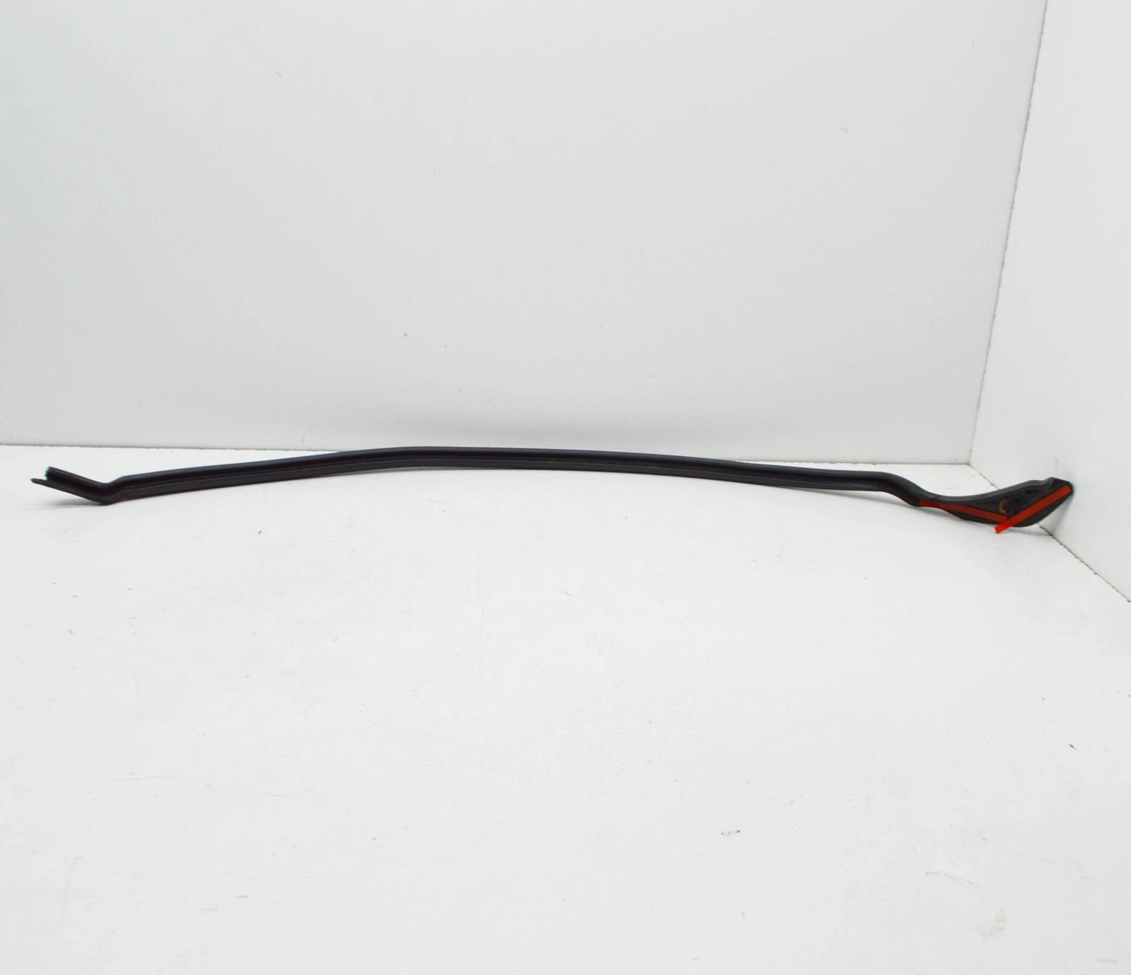 NEW AUDI Q7 4M FRONT LEFT DOOR RUBBER OUTER SEAL 4M0837717D