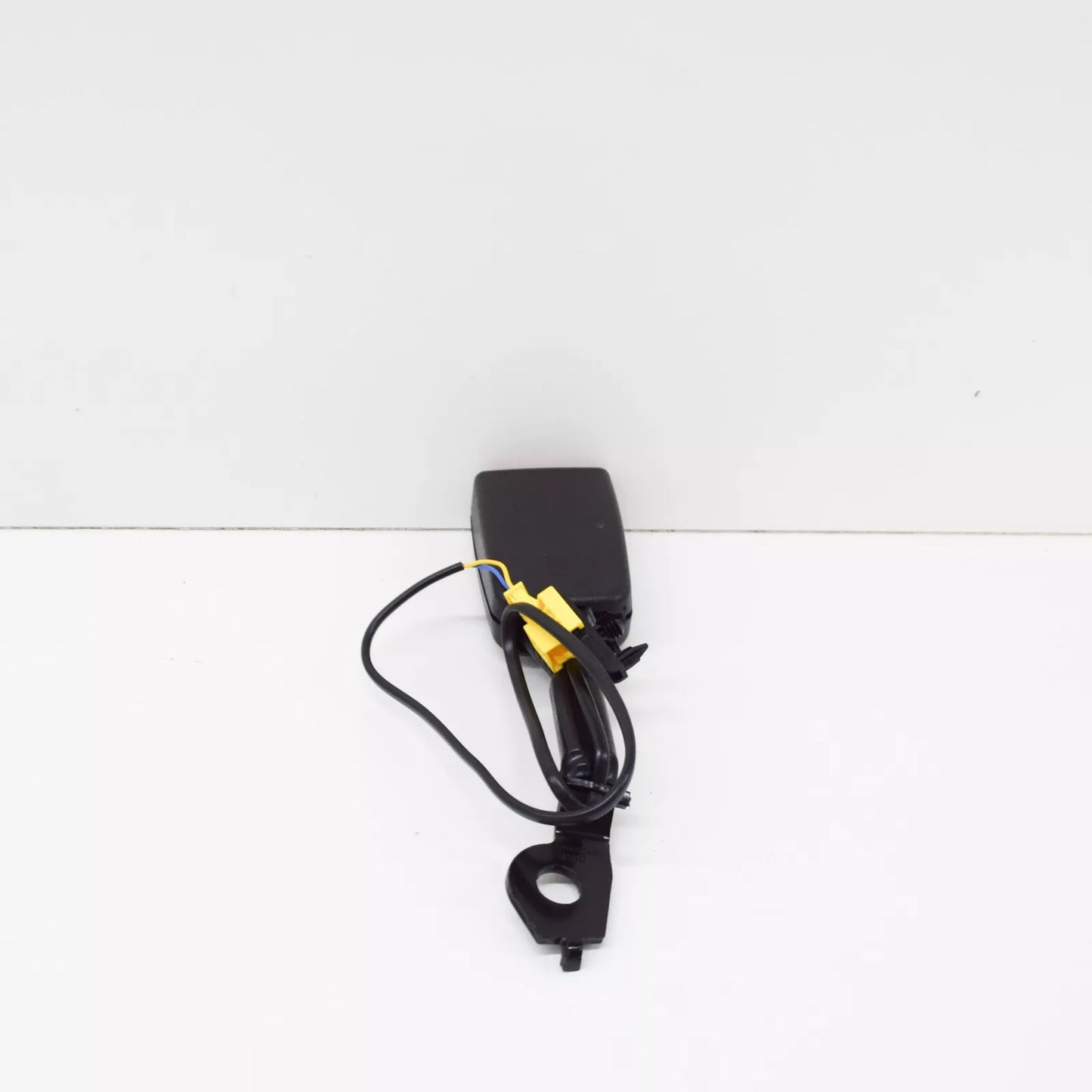 NEW MERCEDES-BENZ R W251 FRONT RIGHT SEAT BELT LOCK A25186032699051 ORIGINAL