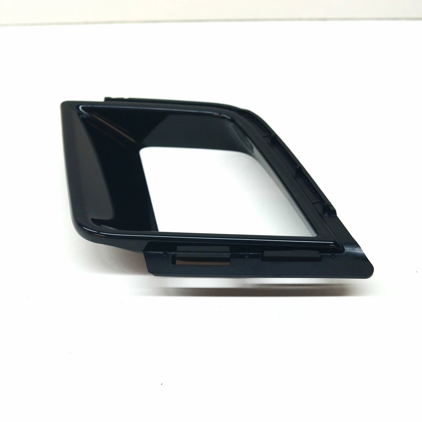 NEW BMW 7 G11 G12 M FRONT RIGHT BRAKE COOLING AIR DUCT TRIM 31336775582 ORIGINAL