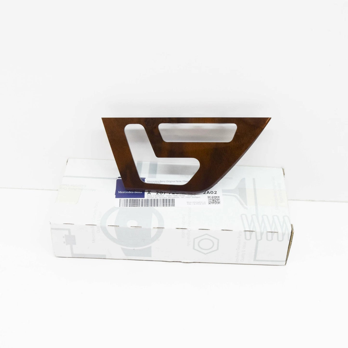 NEW MB E C207 FRONT LEFT INTERIOR DOOR GARNISH MOULDING A20772015222A02