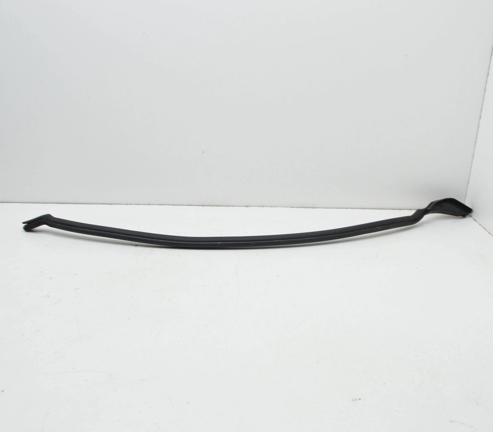 NEW AUDI Q7 4M FRONT LEFT DOOR RUBBER OUTER SEAL 4M0837717D