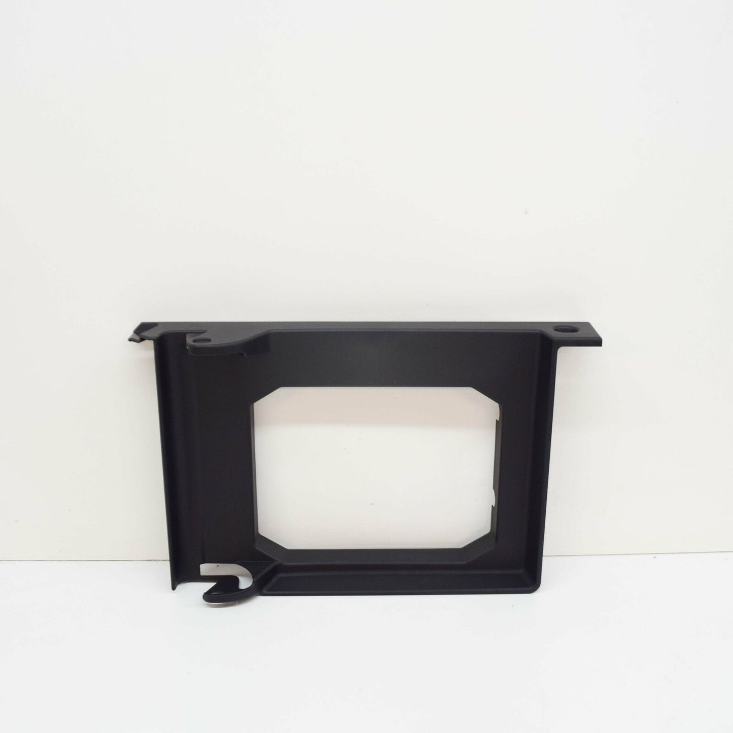 NEW MERCEDES BENZ GLA X156 REAR SEAT ARMREST COVER A2469230400 9051 ORIGINAL