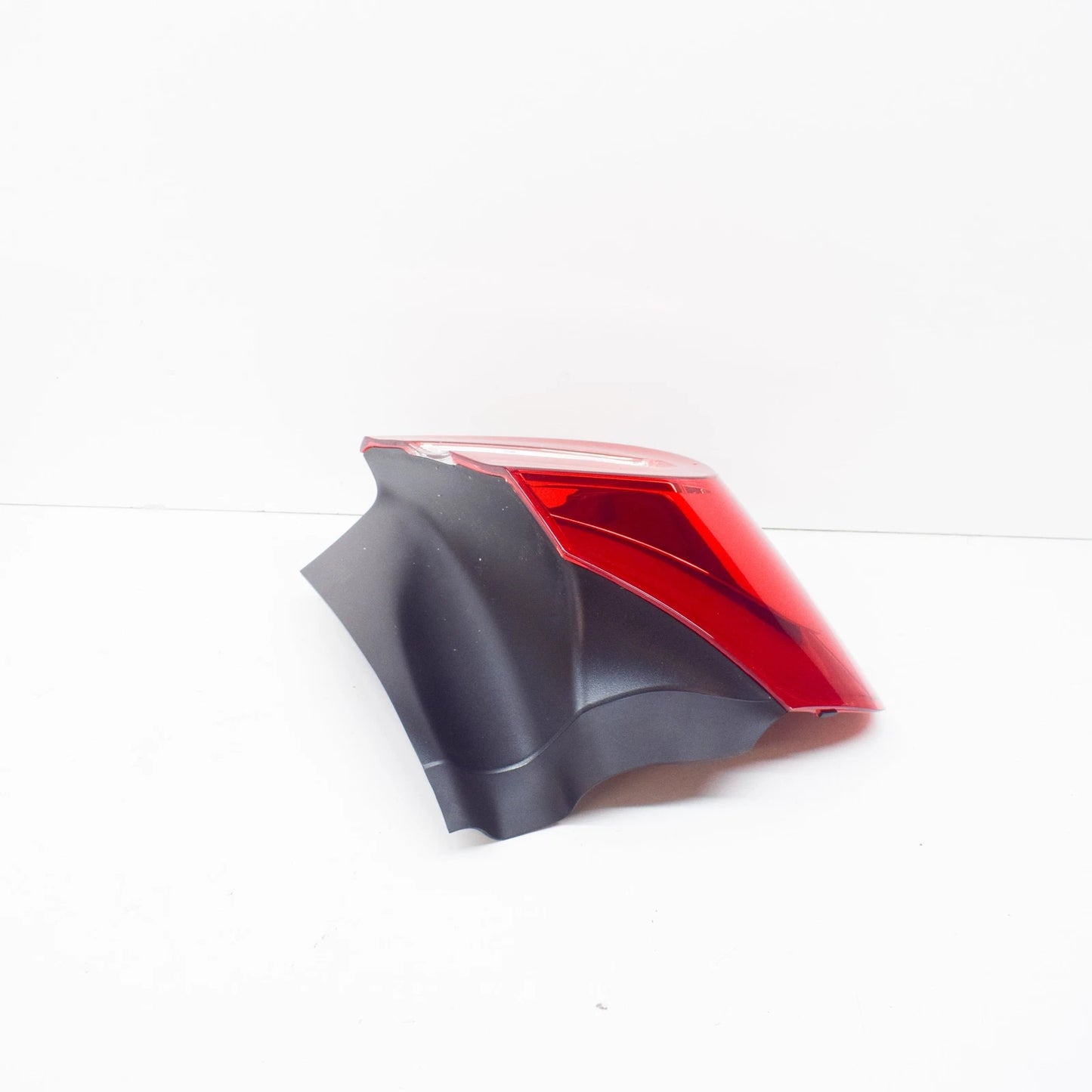 NEW MERCEDES-BENZ GLA X156 REAR LEFT TAIL LIGHT A1569060758 ORIGINAL