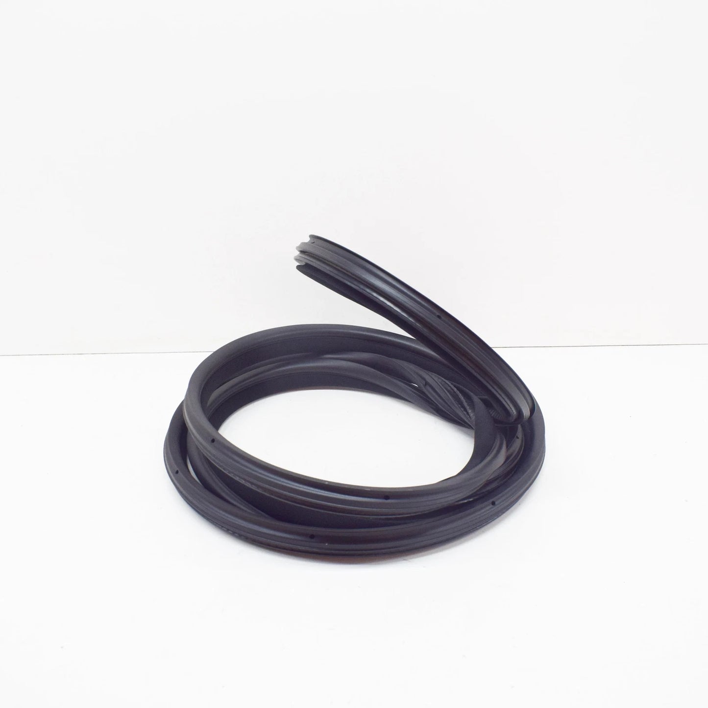 NEW MERCEDES-BENZ G W463 REAR DOOR SEAL A46373103809051 ORIGINAL