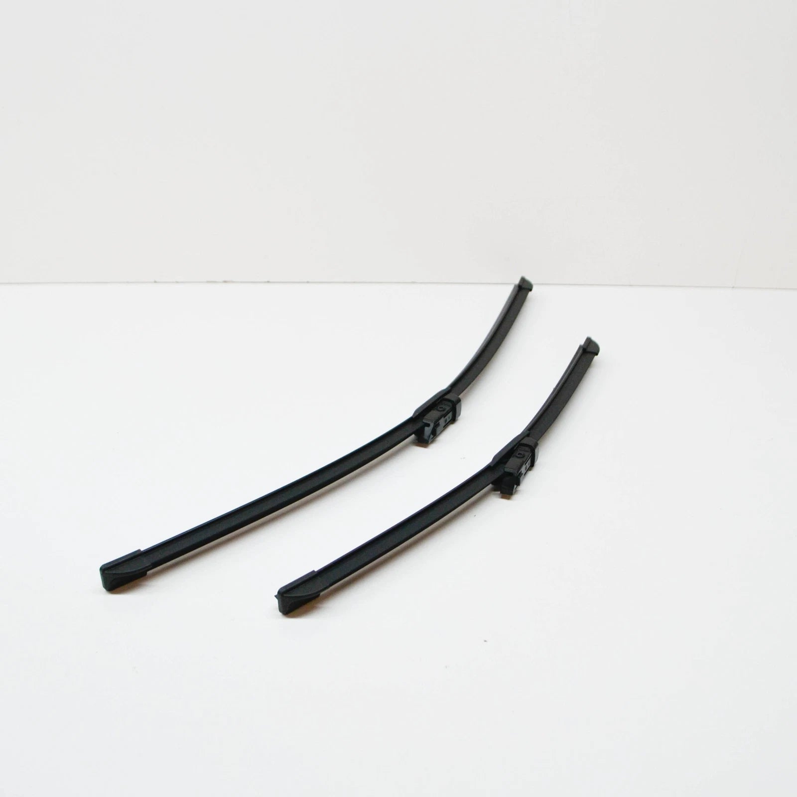 NEW VW CADDY ALLTRACK FURGON SAA FRONT WIPER BLADES RHD 2K2998002A