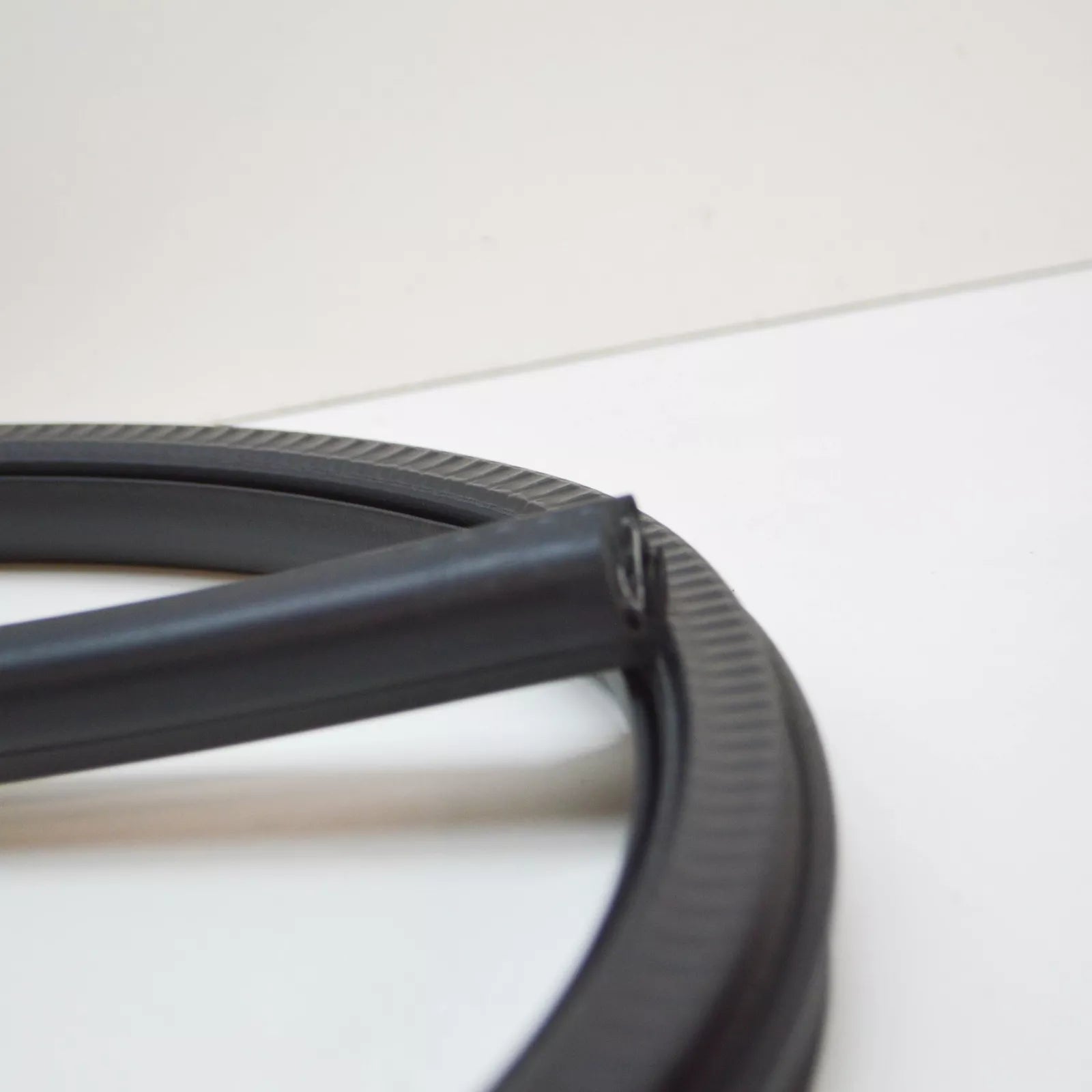 NEW VW TRANSPORTER T6 FRONT LEFT DOOR OUTER SEAL RUBBER 7LA837911C