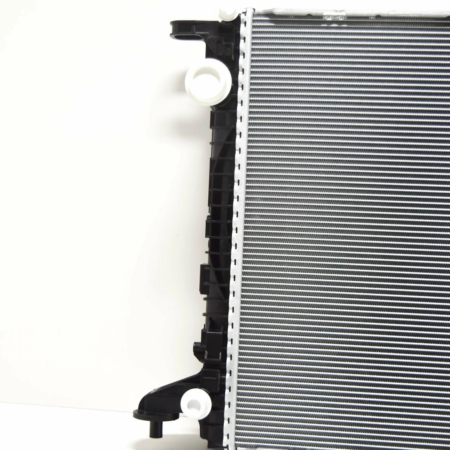 NEW AUDI Q7 4M COOLANT WATER RADIATOR 8W0121251AA
