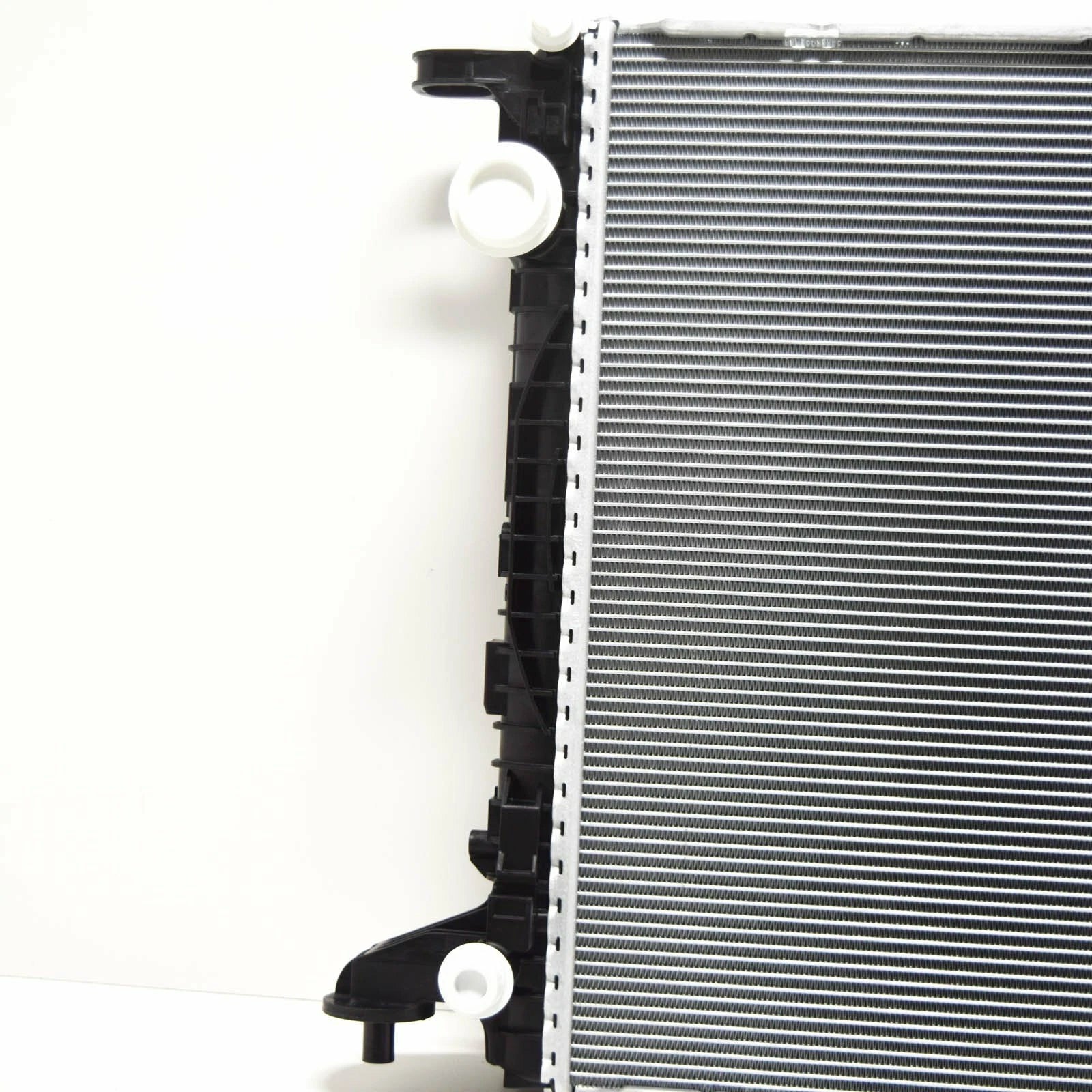 NEW AUDI Q7 4M COOLANT WATER RADIATOR 8W0121251AA